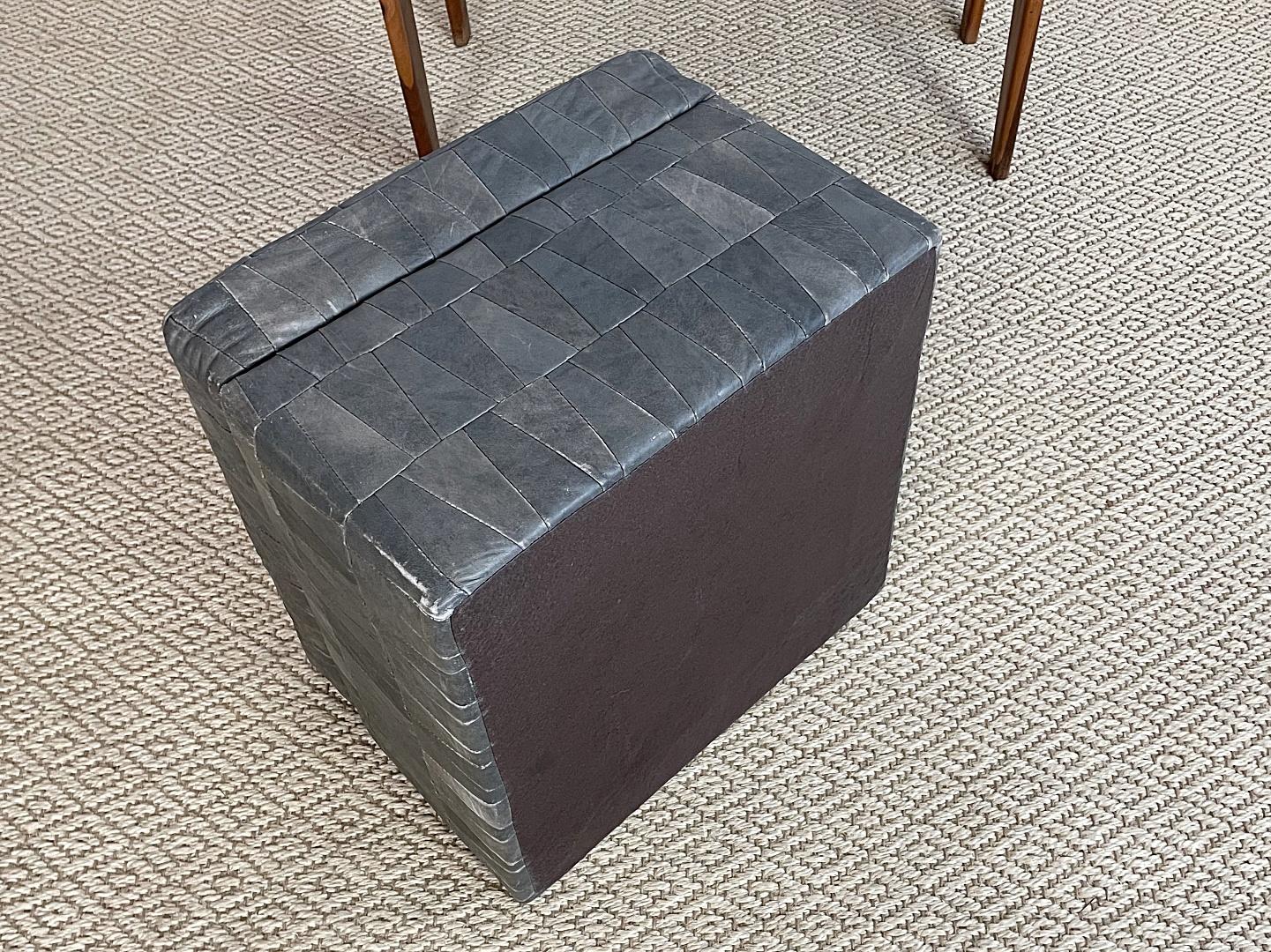 De Sede Gris Grey Patchwork Leather Storage Pouf, Ottoman, DeSede Switzerland For Sale 1