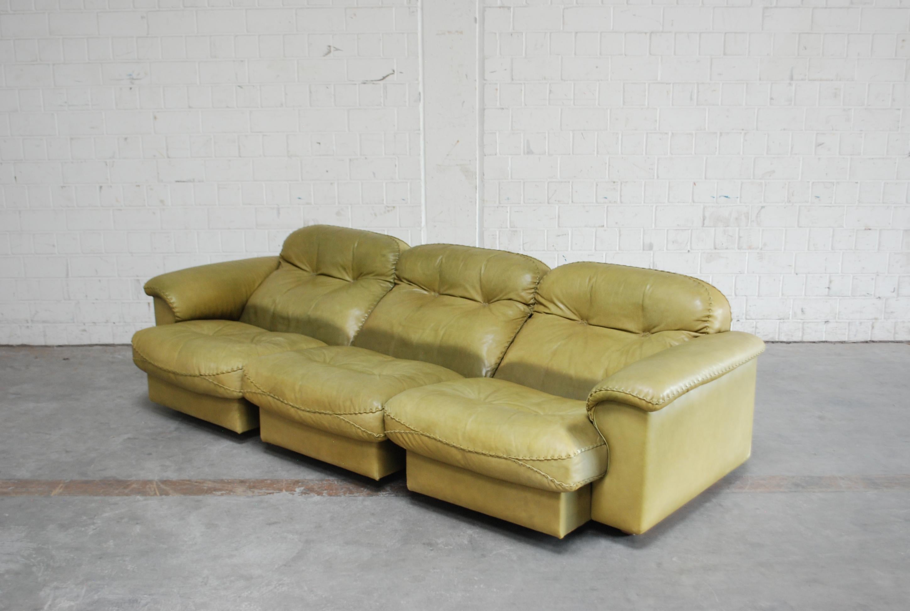De Sede James Bond Leather Sofa DS 101 Olive Green For Sale 8