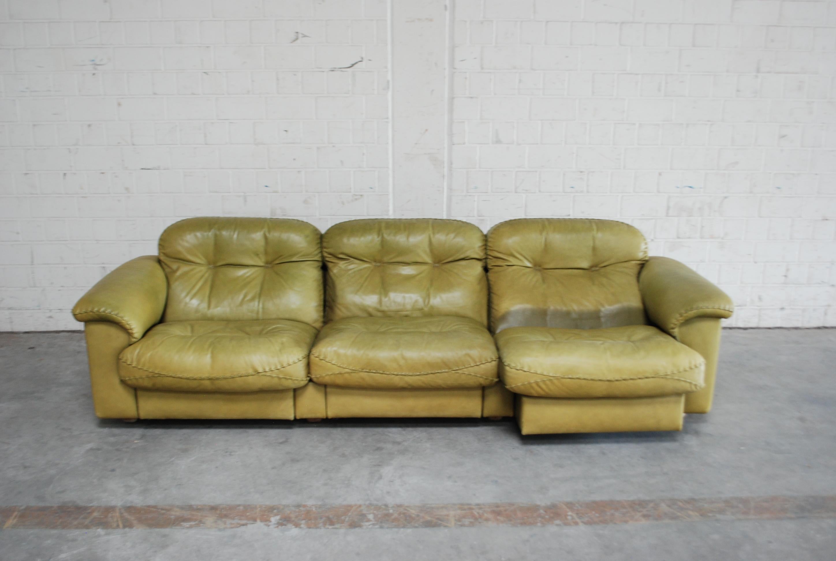Mid-Century Modern De Sede James Bond Leather Sofa DS 101 Olive Green For Sale