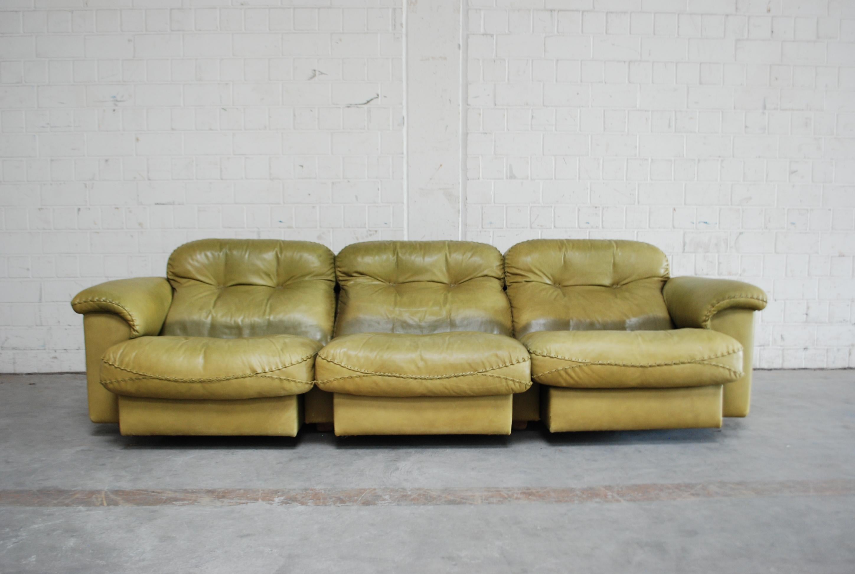 De Sede James Bond Leather Sofa DS 101 Olive Green In Good Condition For Sale In Munich, Bavaria