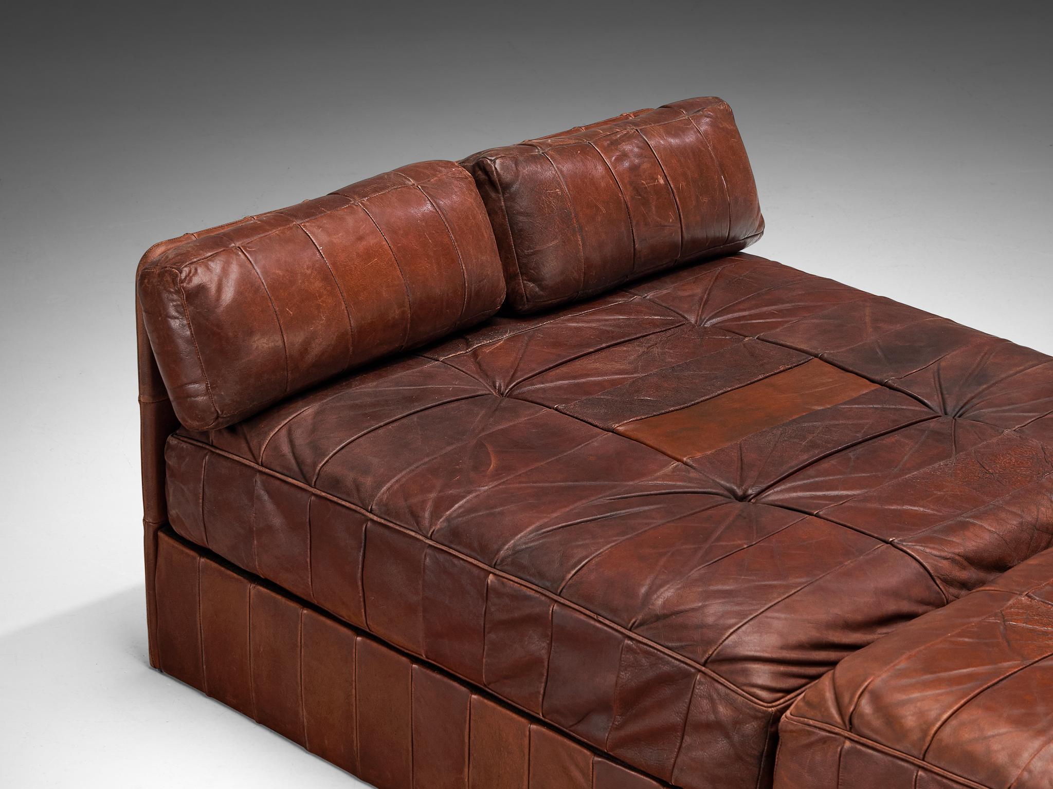 De Sede Großes Daybed oder Lounge-Set aus patiniertem braunem Leder (Schweizerisch) im Angebot