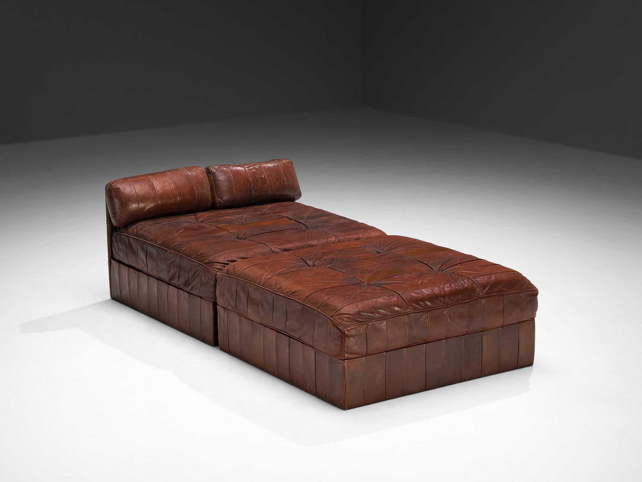 De Sede Großes Daybed oder Lounge-Set aus patiniertem braunem Leder im Angebot 1