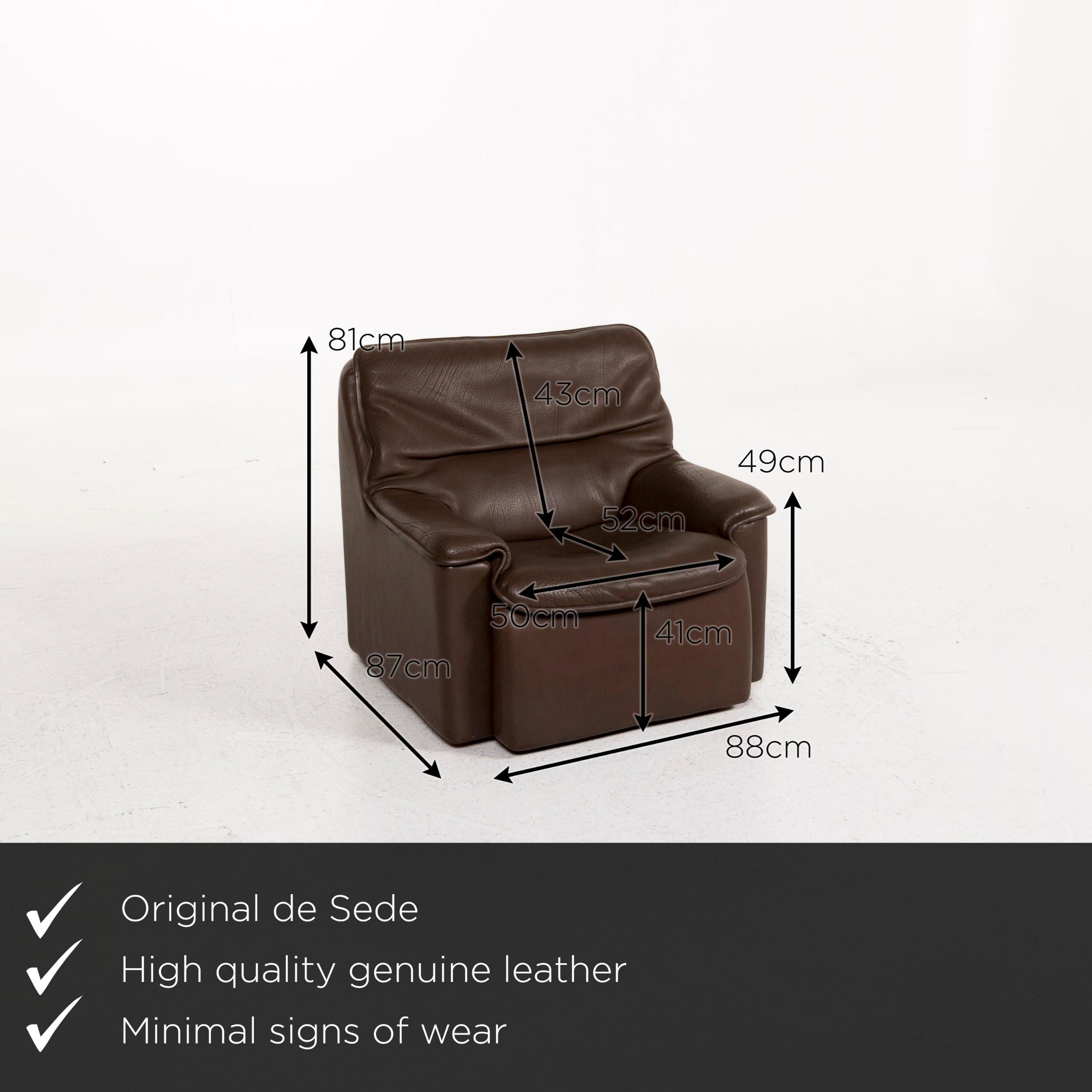 We present to you a De Sede leather armchair brown.
 

 Product measurements in centimeters:
 

Depth 87
Width 88
Height 81
Seat height 41
Rest height 49
Seat depth 52
Seat width 50
Back height 43.
 