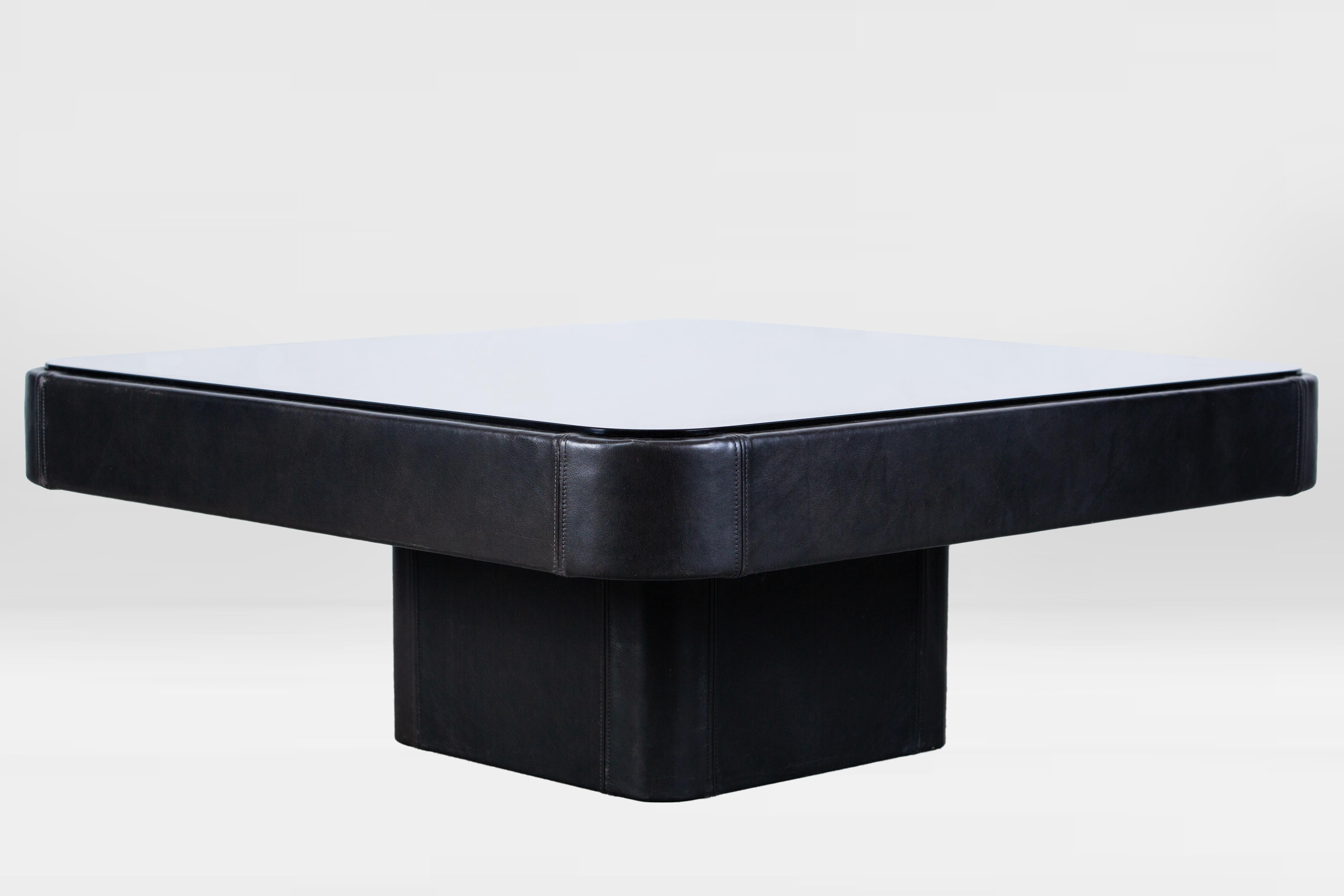 20th Century De Sede Leather Coffee Table, Switzerland 1970s For Sale
