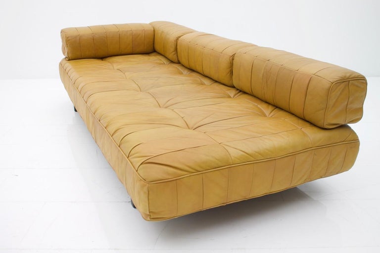 De Sede Leather Daybed DS 80 Sofa Bed Switzerland, 1960s at 1stDibs