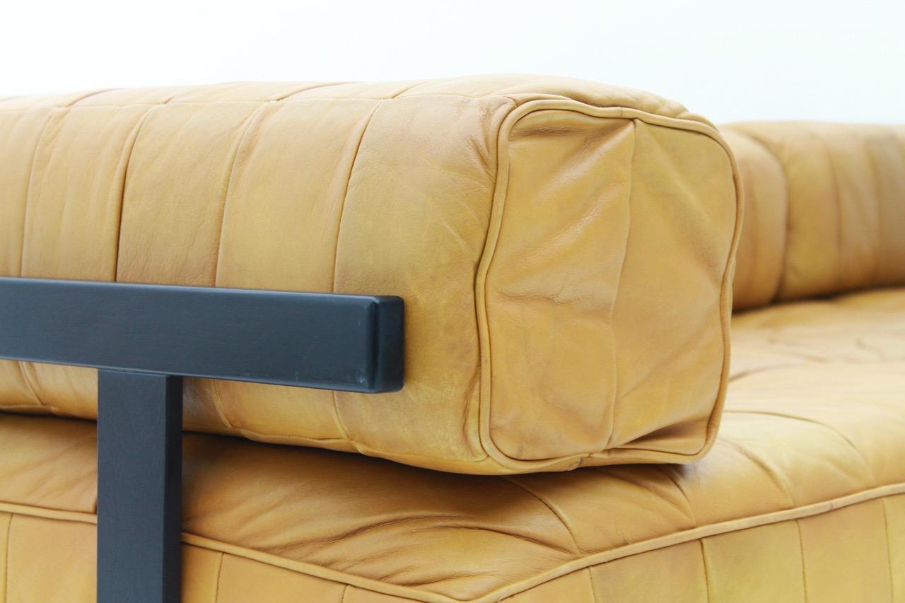De Sede Leather Daybed DS 80 Sofa Bed Switzerland, 1960s In Good Condition In Frankfurt / Dreieich, DE