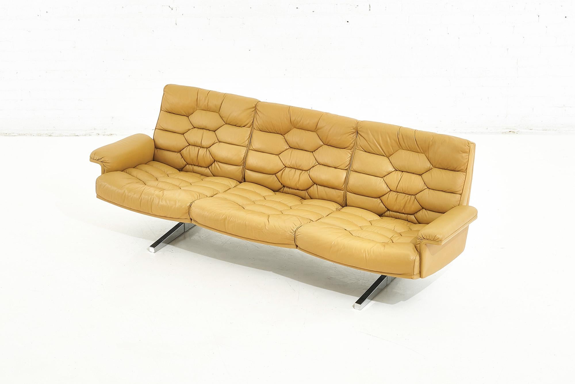De Sede leather DS-P sofa by Robert Haussmann, Switzerland, 1970.