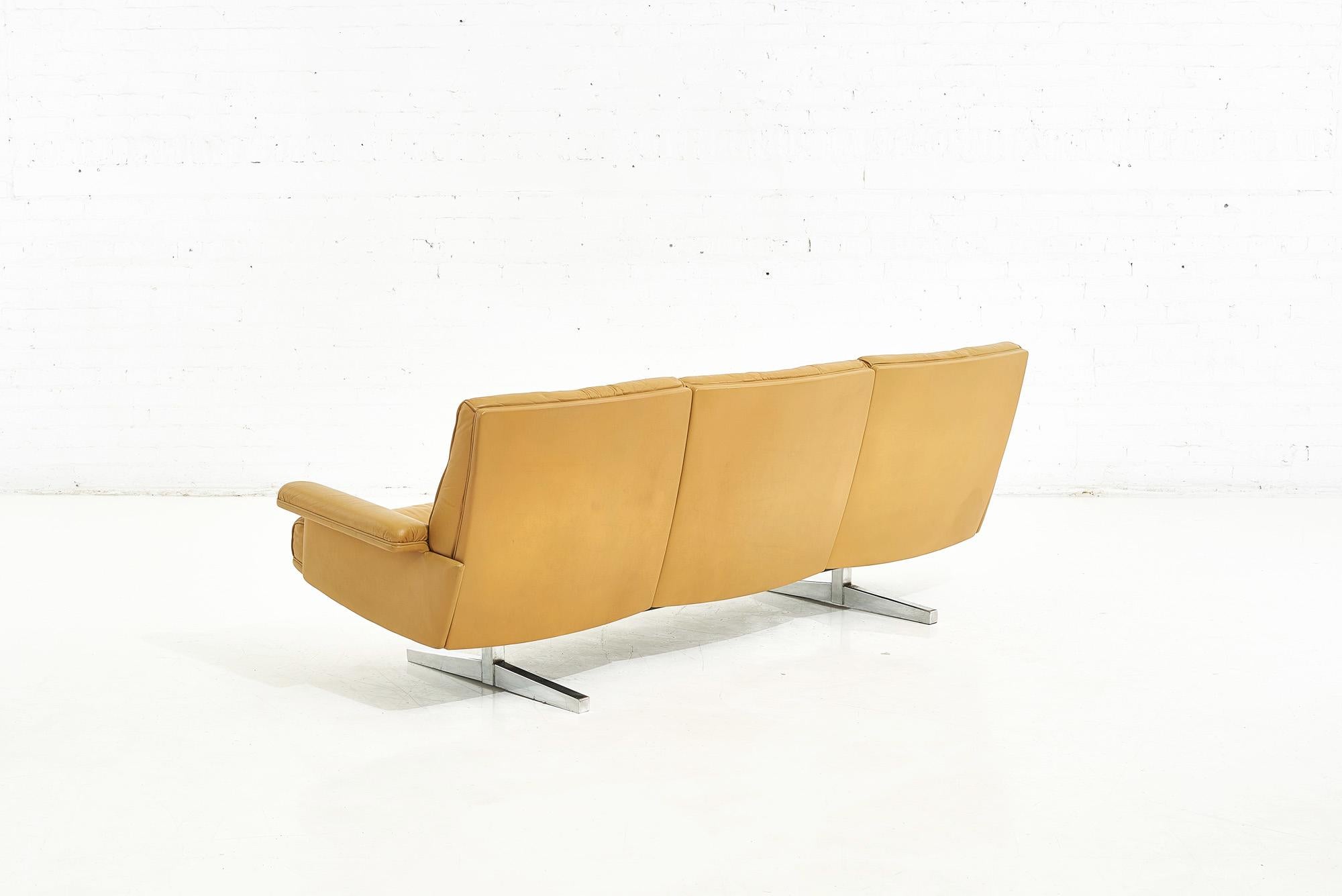 De Sede Leather DS-P Sofa by Robert Haussmann, Switzerland, 1970 In Good Condition In Chicago, IL