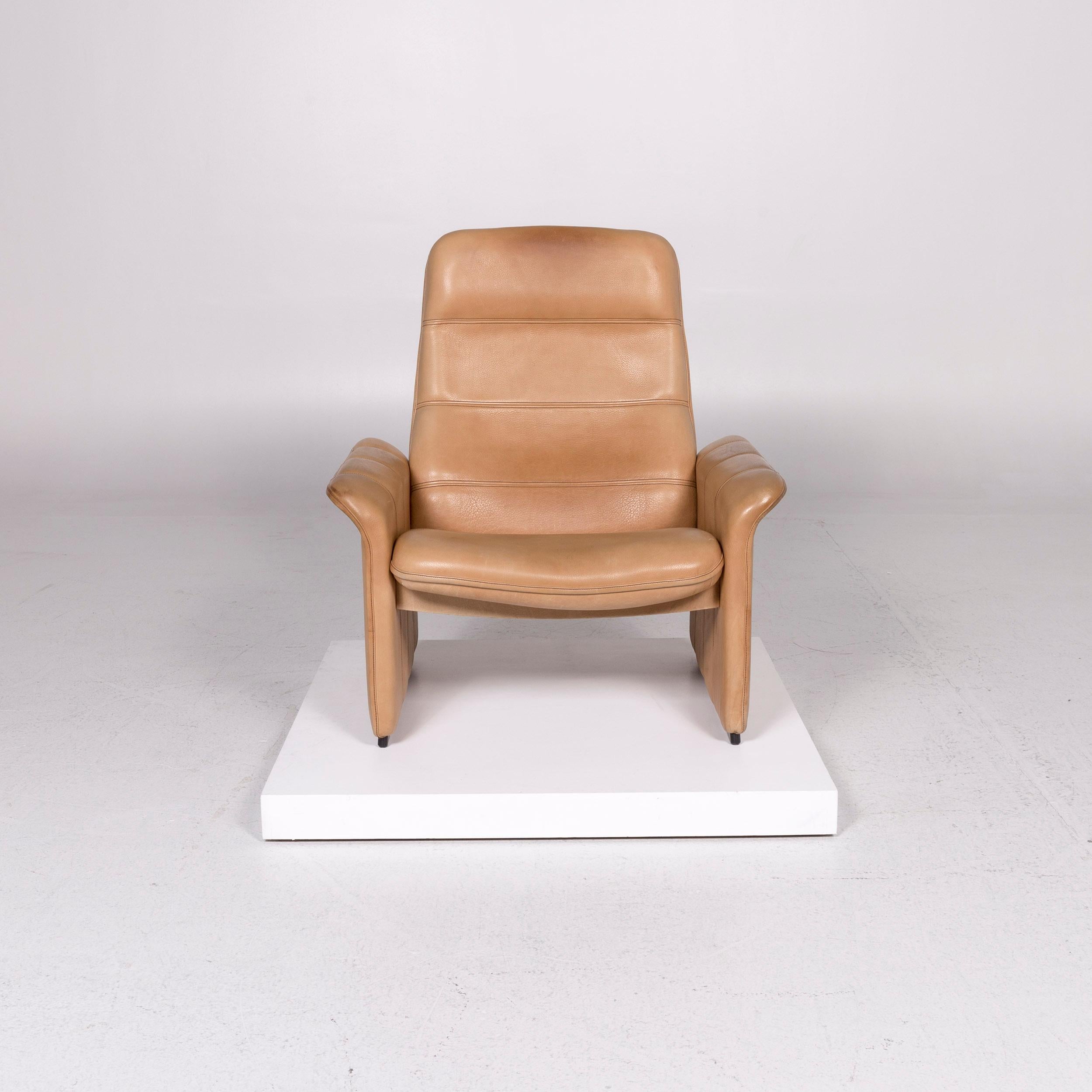 We bring to you a De Sede leather sea donkey set beige 1 armchair 1 stool.

Product measurements in centimetres:
 

Depth 80
Width 85
Height 95
Seat-height 40
Rest-height 50
Seat-depth 55
Seat-width 60
Back-height 61.

 