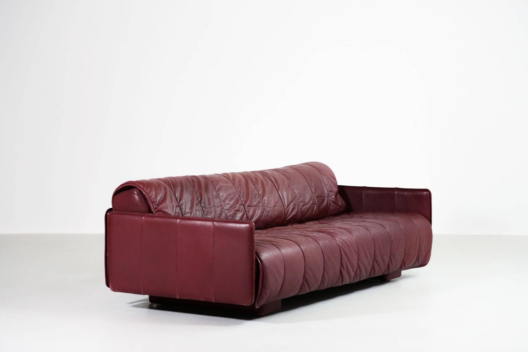 De Sede Leather Sofa Bed, 1970s Swiss Design DS85 DS600 In Good Condition In Ternay, Auvergne-Rhône-Alpes