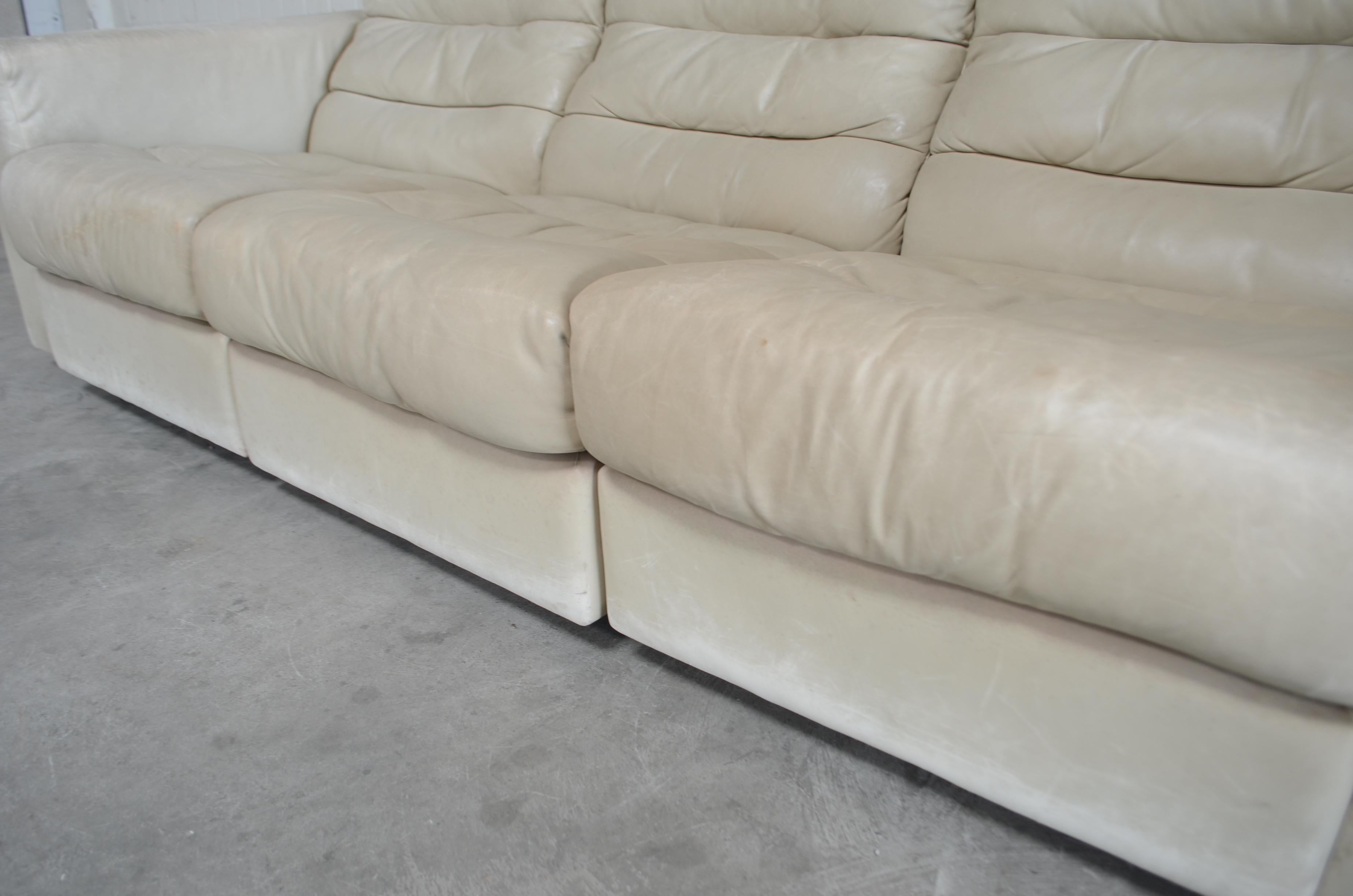 De Sede Leder-Sofa DS 105 Ecru-Weiß aus Leder im Angebot 11