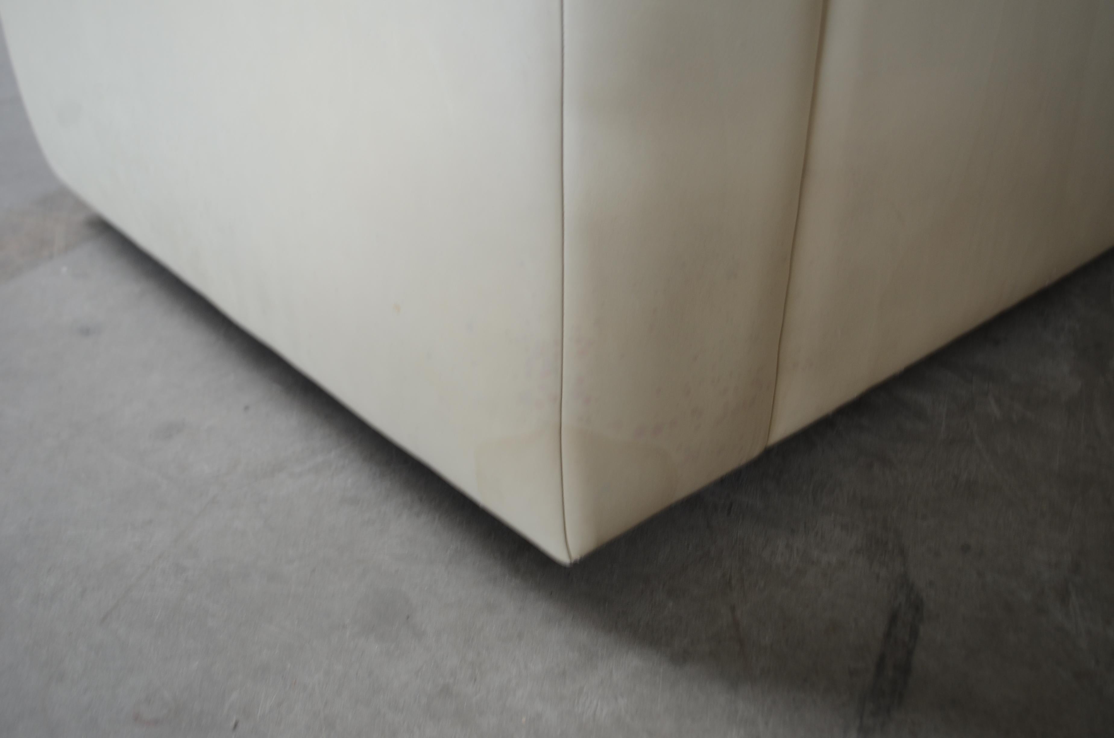 De Sede Leder-Sofa DS 105 Ecru-Weiß aus Leder im Angebot 13