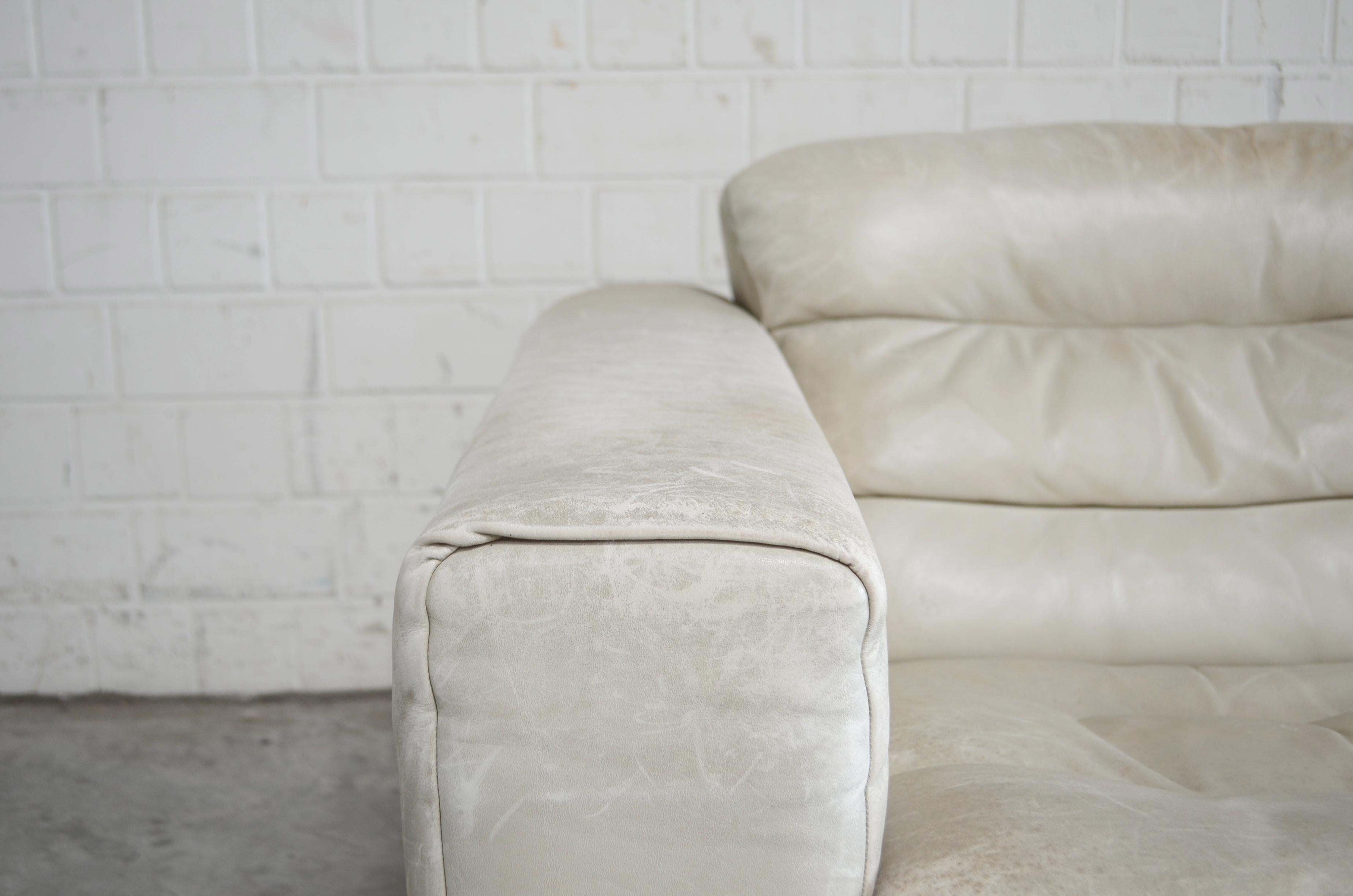 De Sede Leder-Sofa DS 105 Ecru-Weiß aus Leder im Zustand „Gut“ im Angebot in Munich, Bavaria