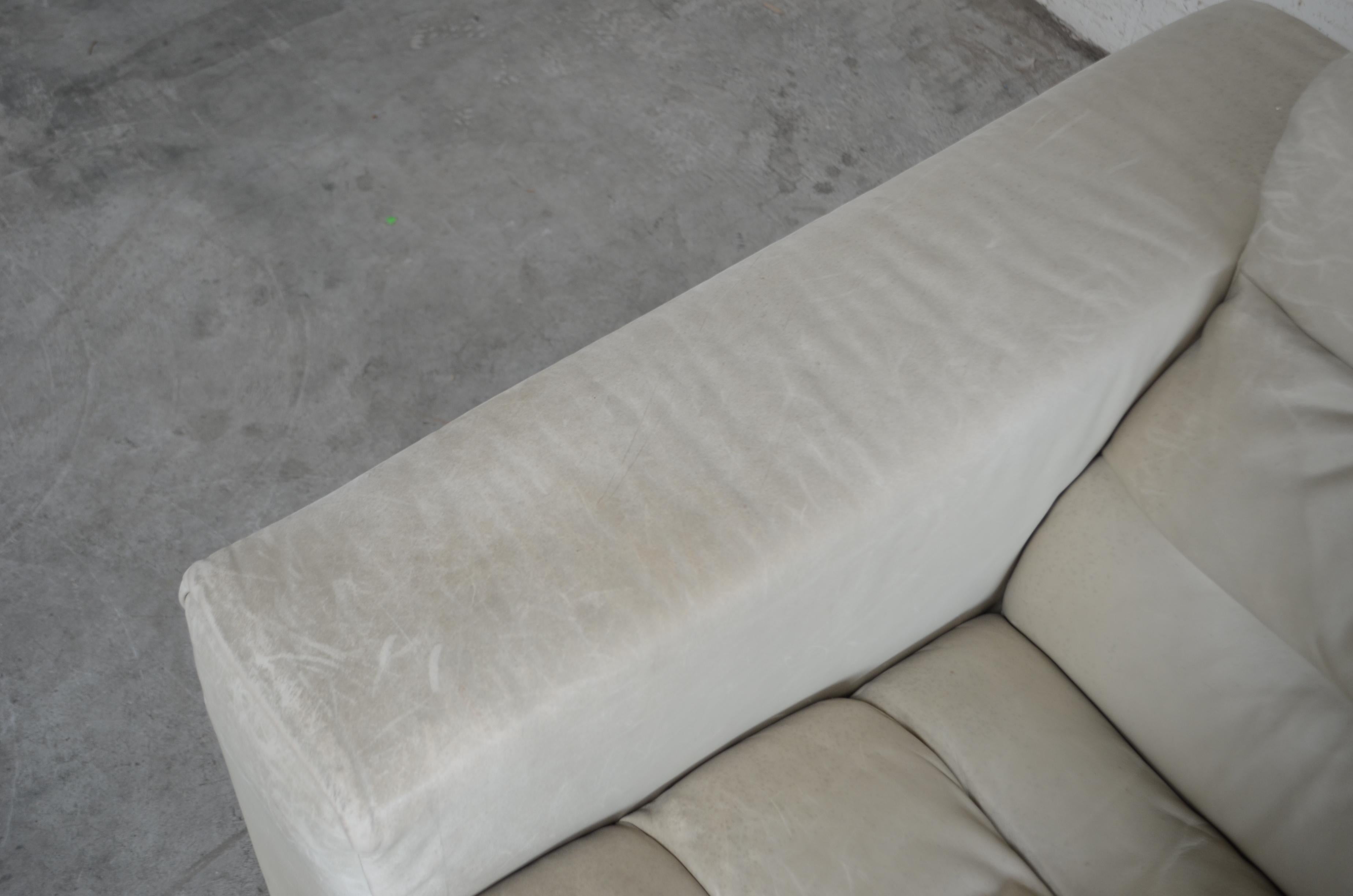 Swiss De Sede Leather Sofa DS 105 Ecru White For Sale