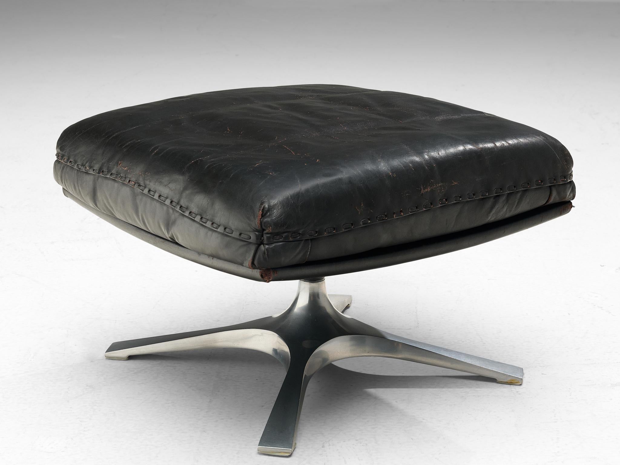 Late 20th Century De Sede Lounge Chair Model 'DS31' in Patinated Leather with Ottoman