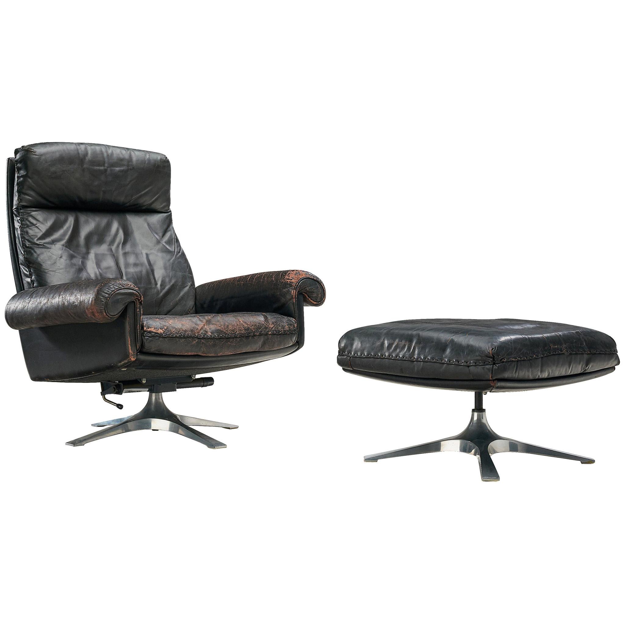 De Sede Lounge Chair Model 'DS31' in Patinated Leather with Ottoman