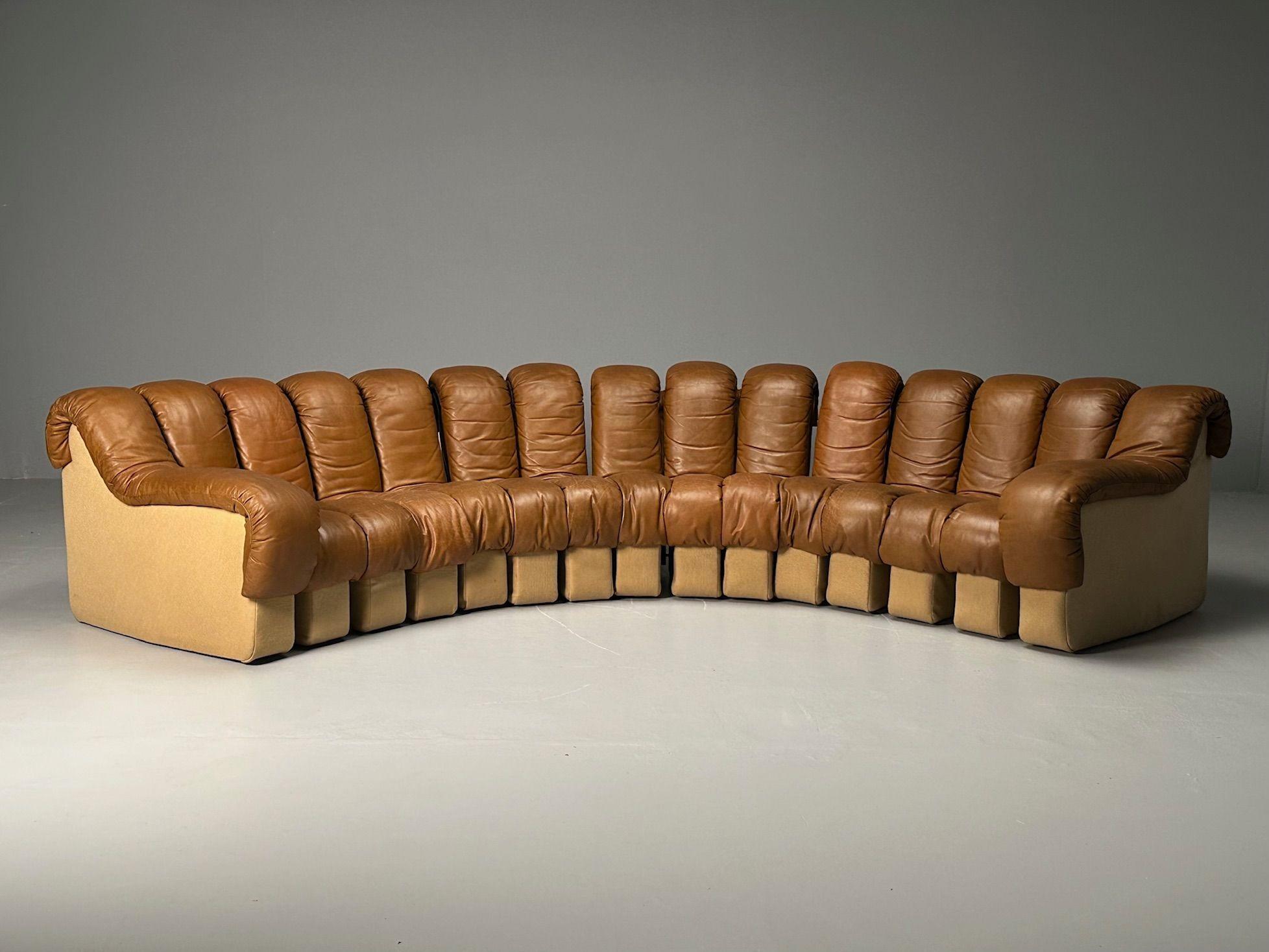 De Sede, Mid-Century Modern, DS-600 Non Stop Sectional Sofa, Distressed Leather

Vintage 'Non-Stop' DS 600 sofa designed by Ueli Berger, Eleanora Peduzzi-Riva, Heinz Ulrich, and Klaus Vogt for de Sede in Switzerland, 1972. This particular example