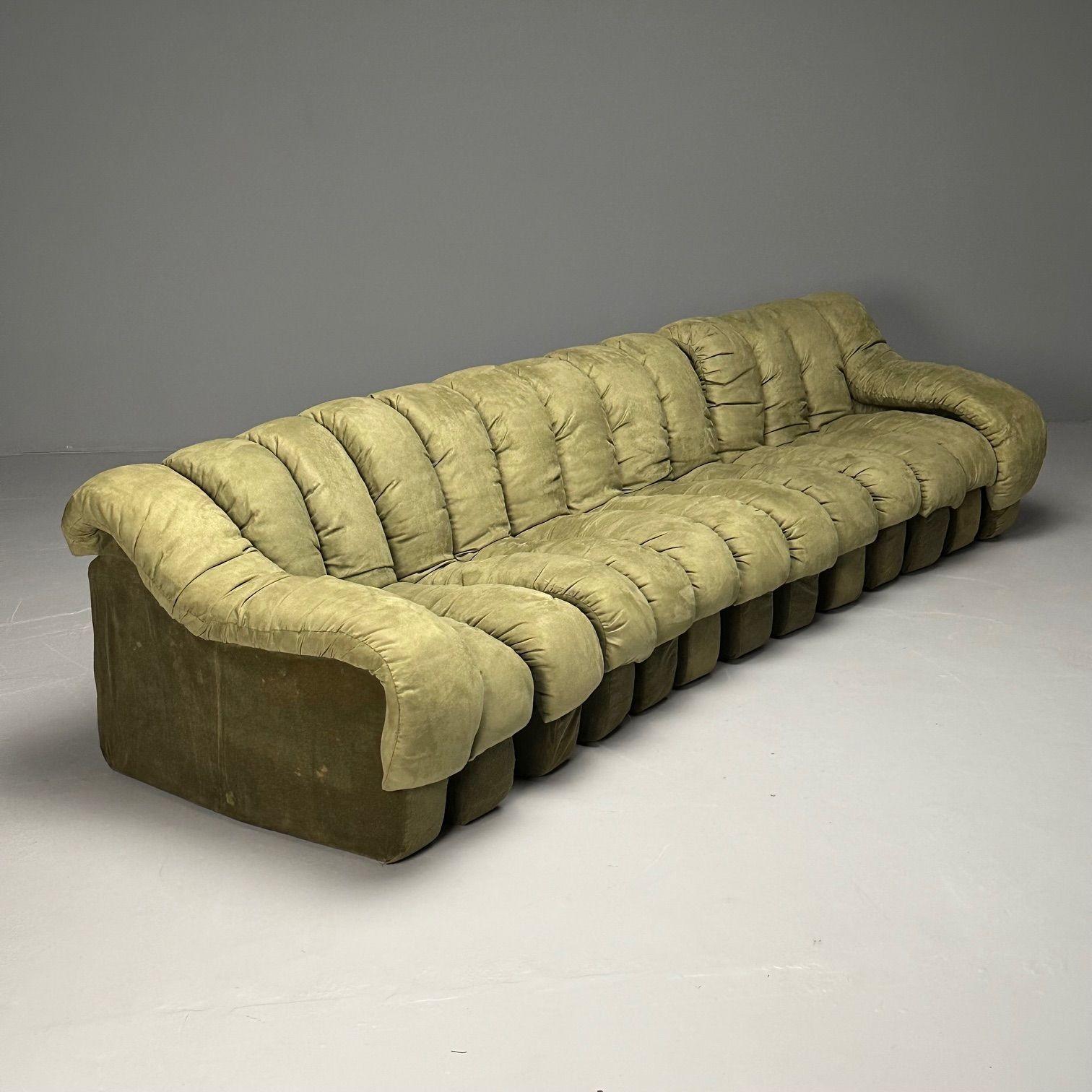 De Sede, Mid-Century Modern, DS-600 Non Stop Sectional Sofa, Green Fabric In Fair Condition For Sale In Manhasset, NY