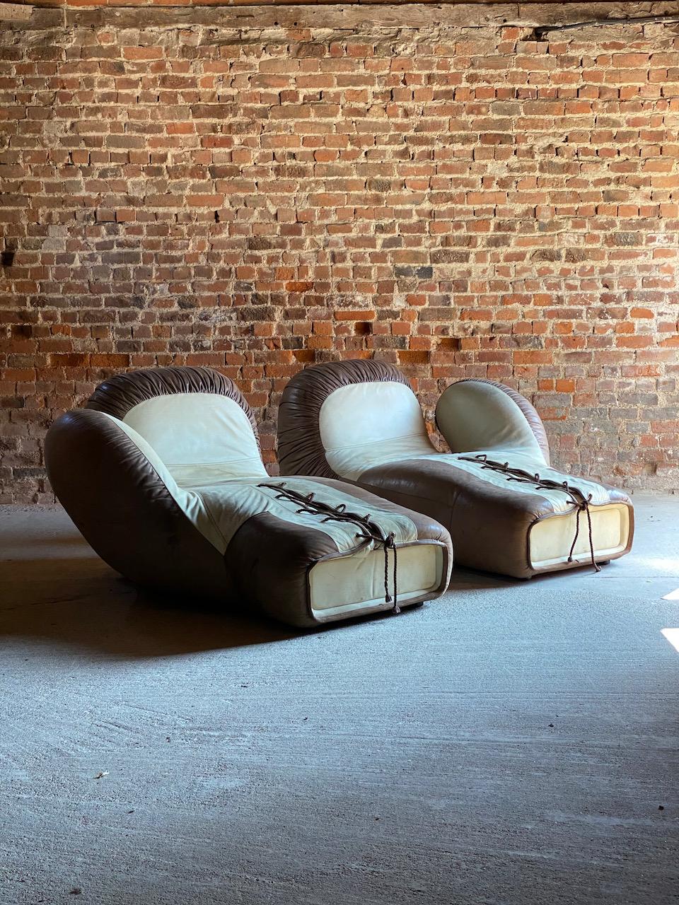 De Sede Model DS-2878 Boxing Glove Sofas, Switzerland, 1978 In Distressed Condition In Longdon, Tewkesbury