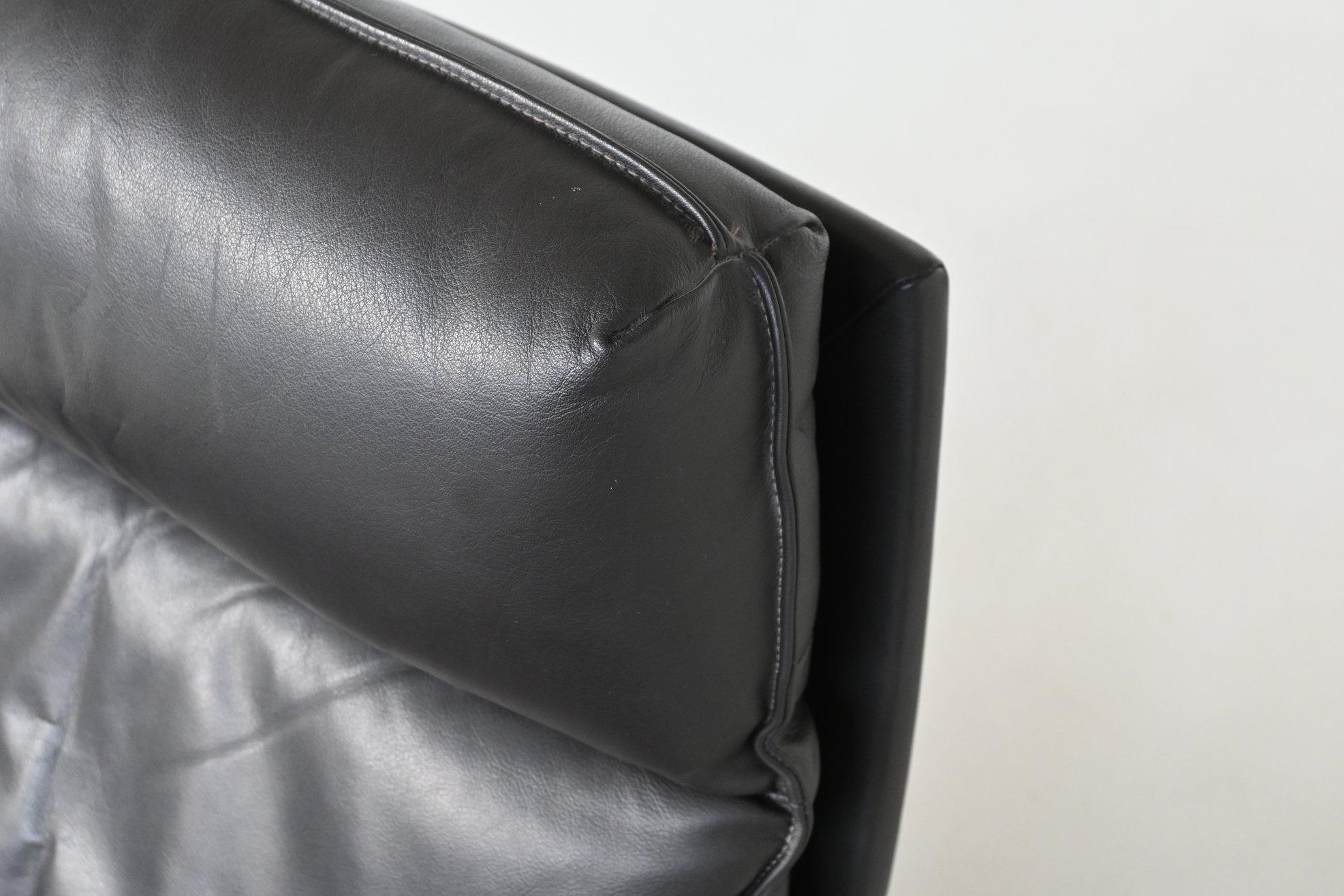 De Sede modèle DS-31 chaise longue et ottoman en cuir noir Suisse 1970 en vente 10