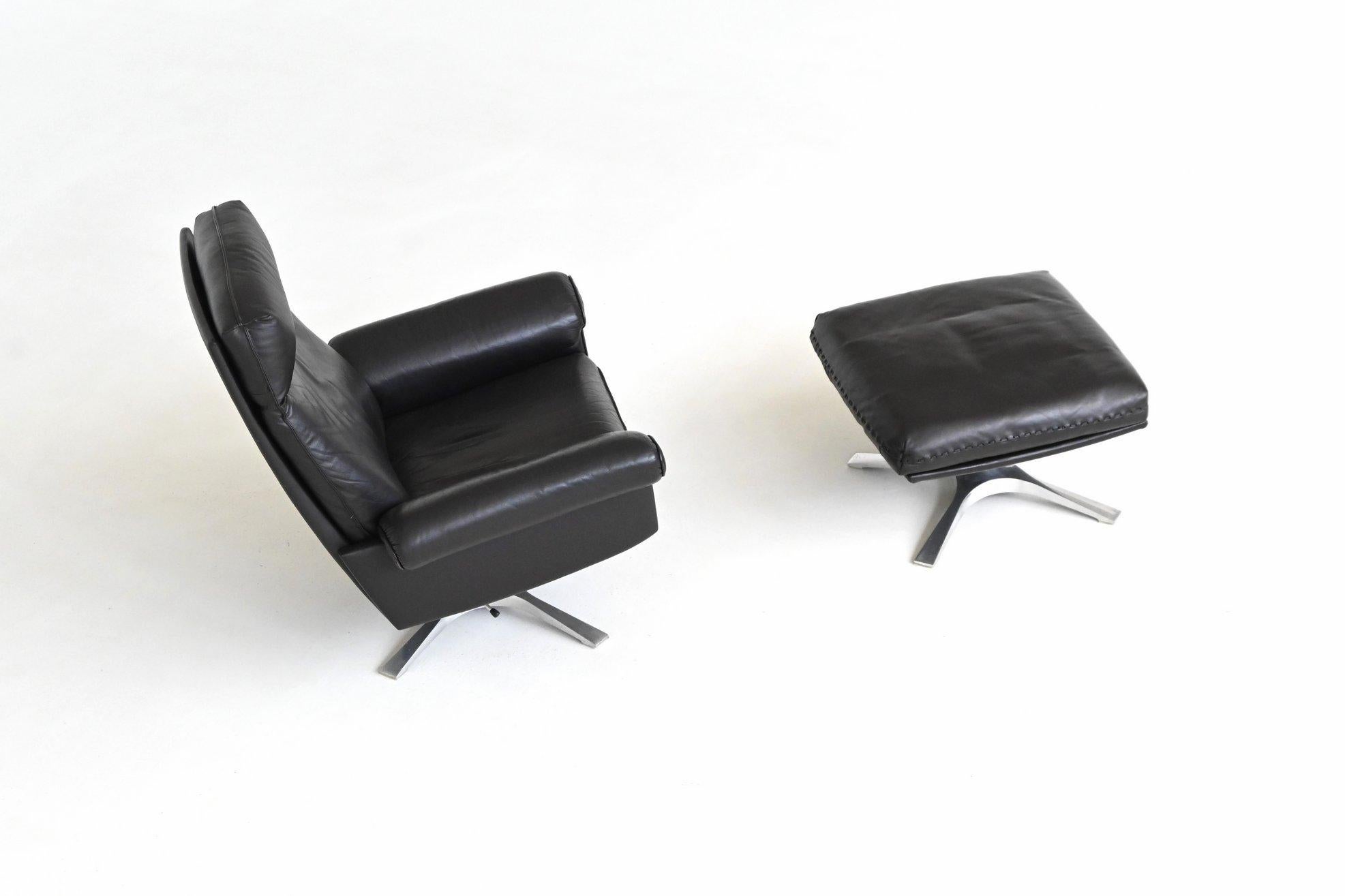 Métal De Sede modèle DS-31 chaise longue et ottoman en cuir noir Suisse 1970 en vente