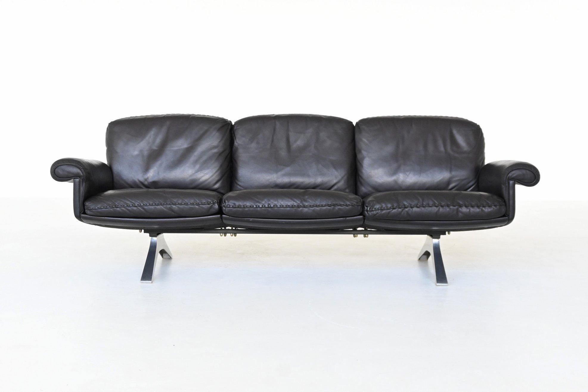Icone intemporelle du design suisse, ce canapé trois places DS-31 a été produit par le célèbre fabricant De Sede en Suisse dans les années 1970. Mélange parfait de confort, d'élégance et de savoir-faire, la collection DS-31 est réputée pour son luxe