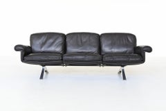 De Sede modelo DS-31 sofá de tres plazas cuero negro Suiza 1970