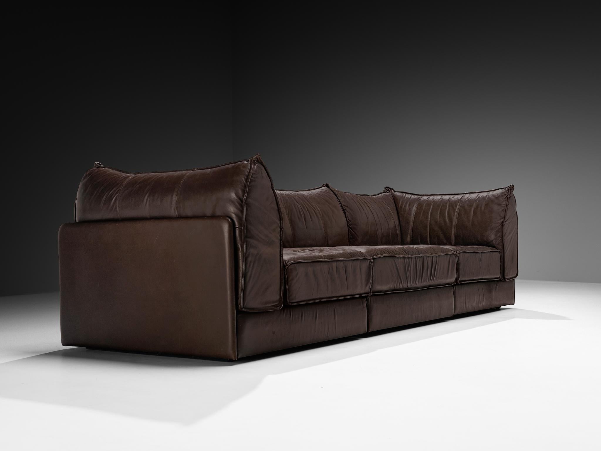 De Sede 'Pagoda' DS-19 Dreisitzige Sofas in dunkelbraunem Leder (Ende des 20. Jahrhunderts) im Angebot