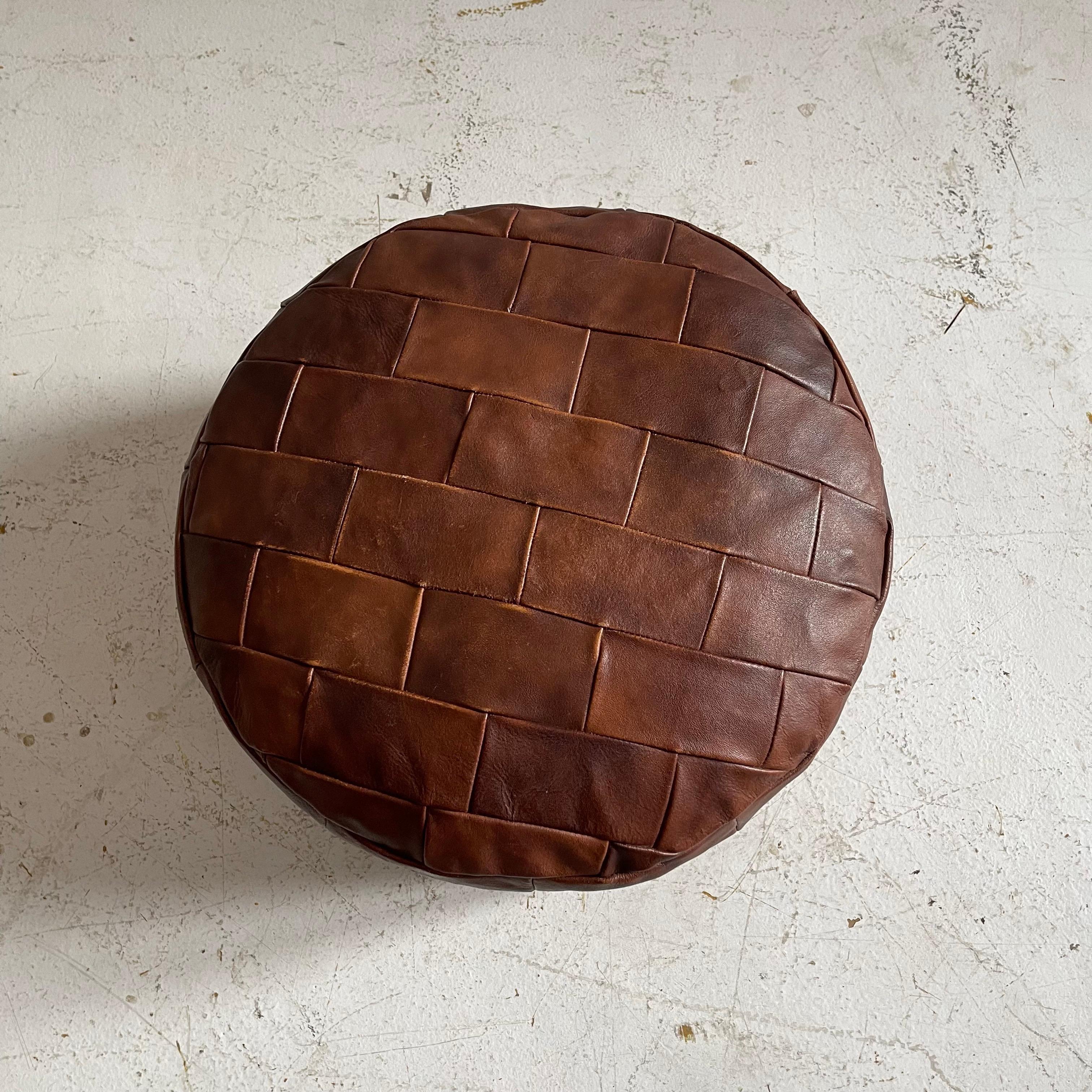 De Sede Patchwork Leather Ottoman Pouf, Switzerland, 1970 In Good Condition In Vienna, AT