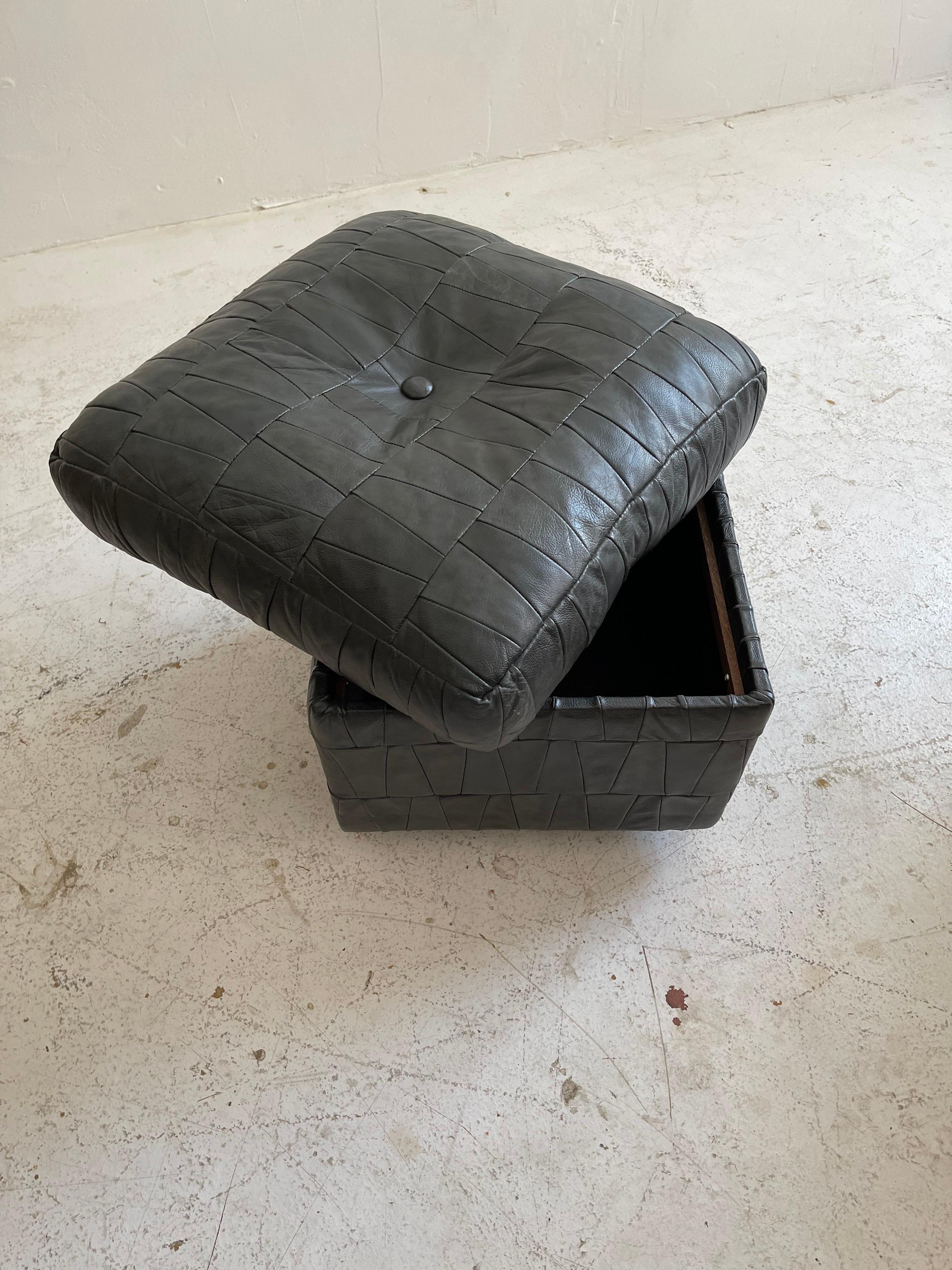 De Sede Patchwork Leather Storage Ottoman Stool Cube, 1970s For Sale 1