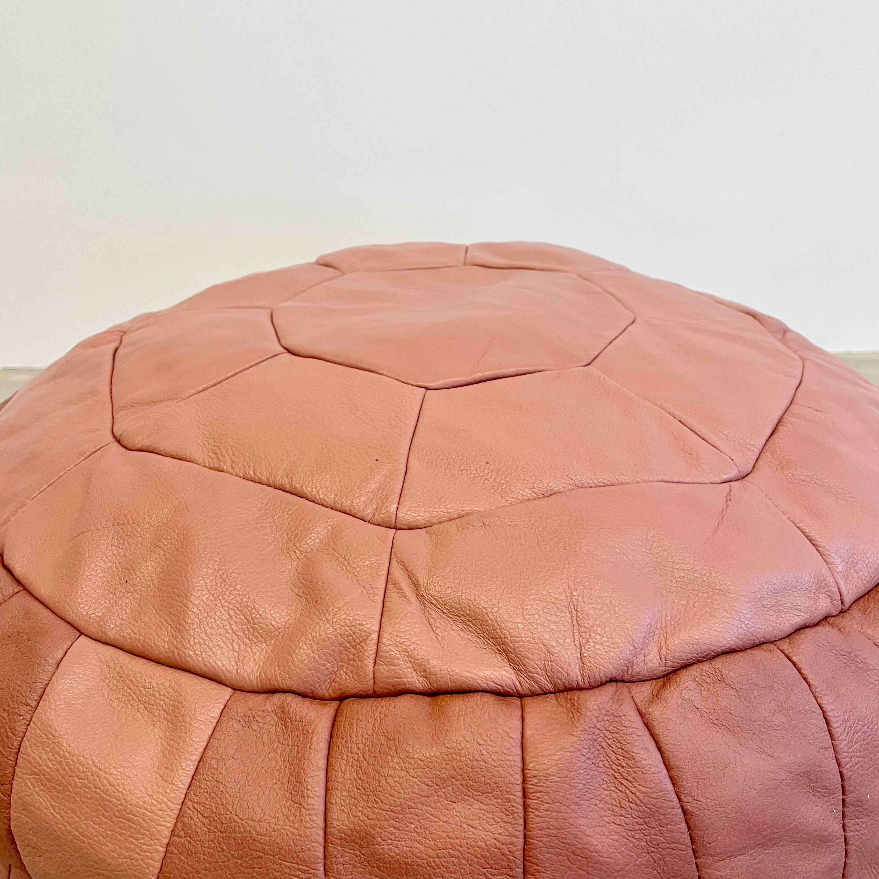 De Sede Pink Rose Leather Patchwork Ottoman, 1970s Switzerland In Good Condition For Sale In Los Angeles, CA