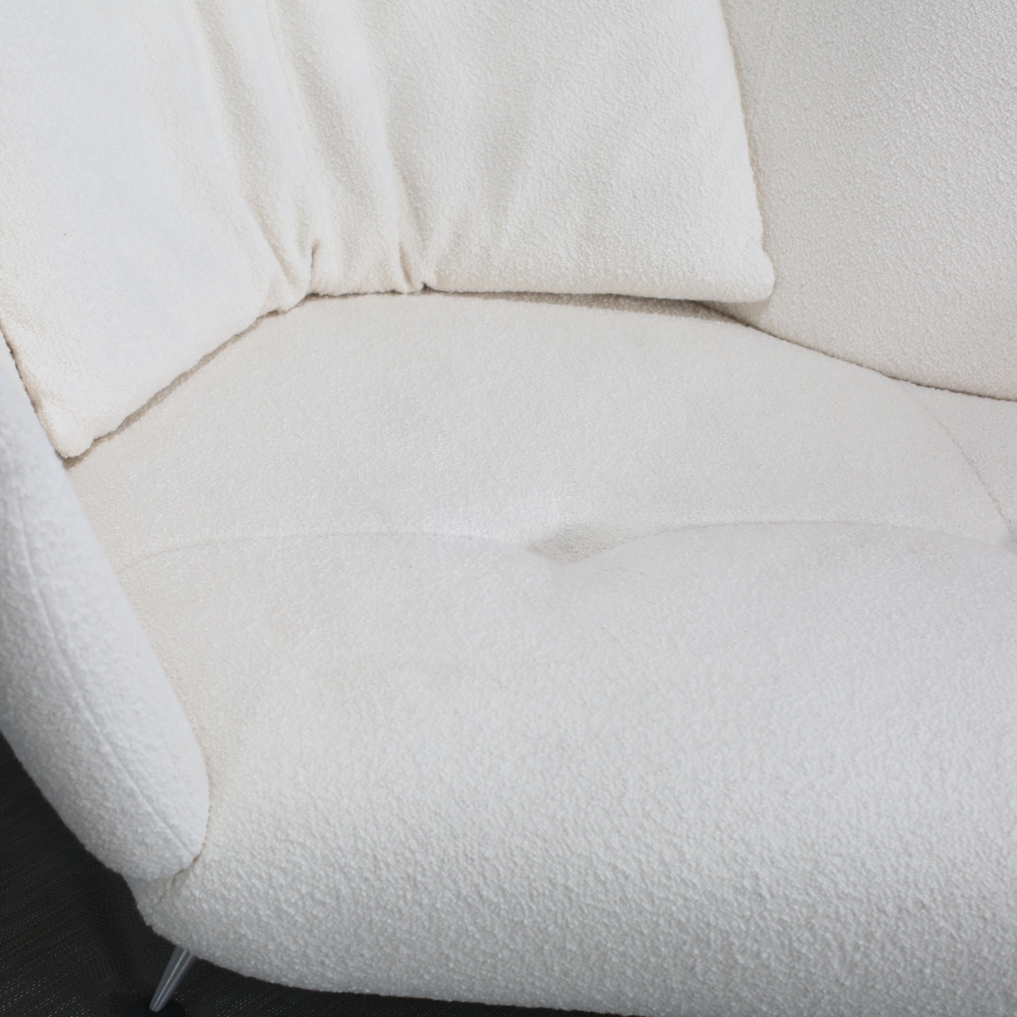 Tissu De Sede Reupholstered DS-102 Shell Sofa en vente