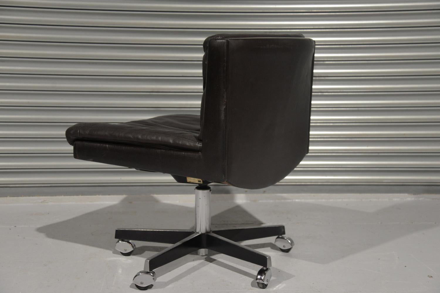 Swiss De Sede RH 201 Executive Swivel Desk Chair on Castors by Robert Haussmann, 1957 For Sale