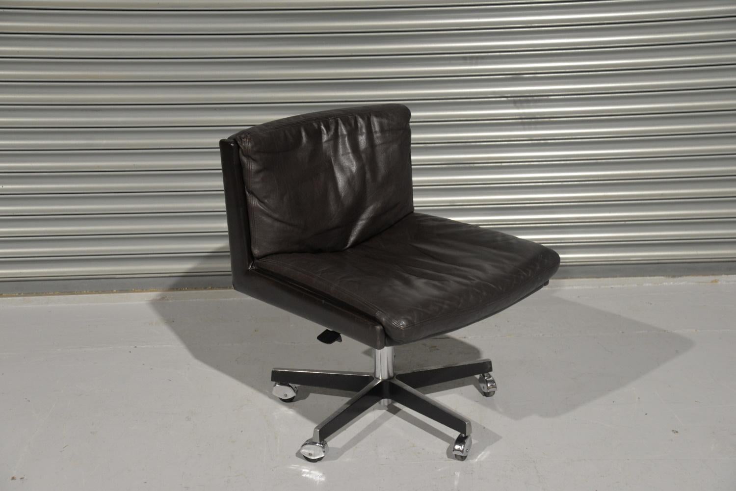 De Sede RH 201 Executive Swivel Desk Chair on Castors by Robert Haussmann, 1957 For Sale 1