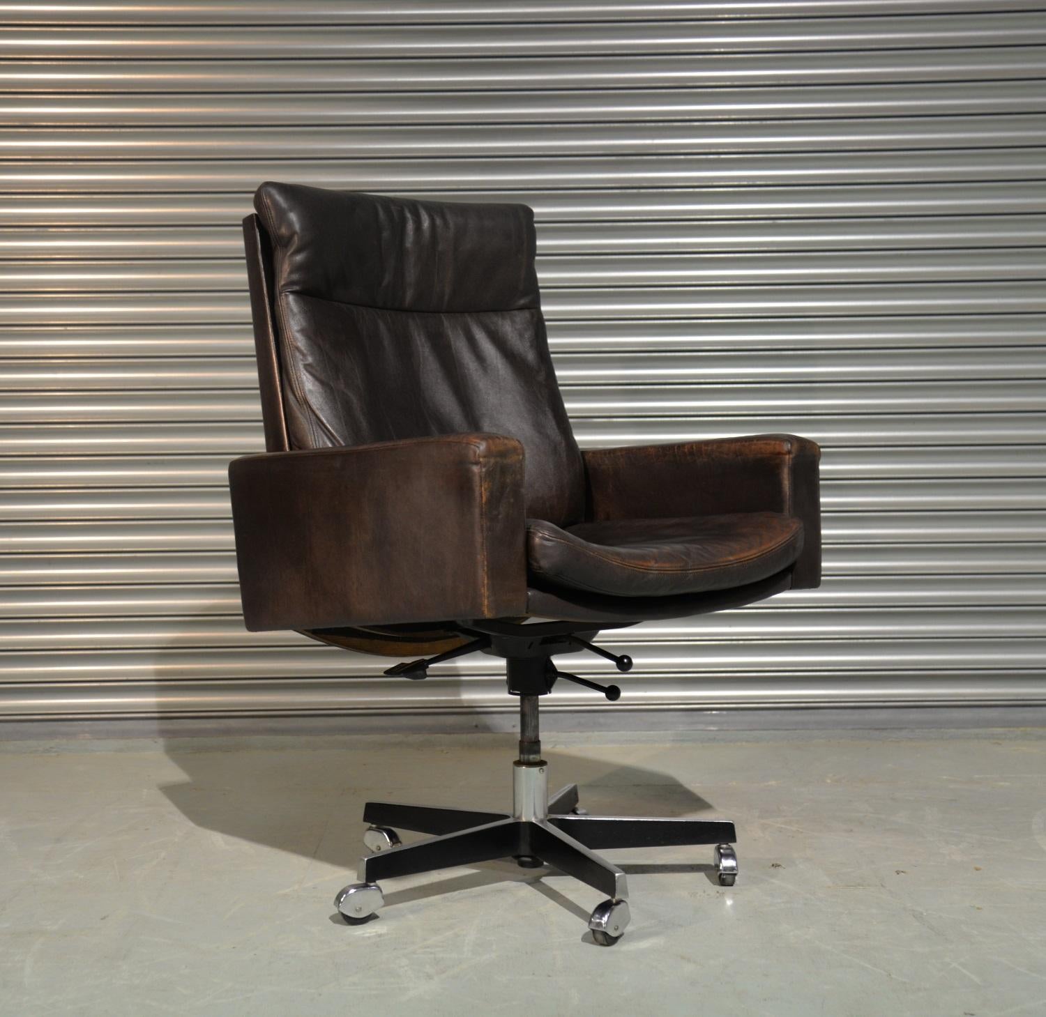  De Sede RH201 Executive Swivel armchair by Robert Haussmann, Switzerland 1957 3