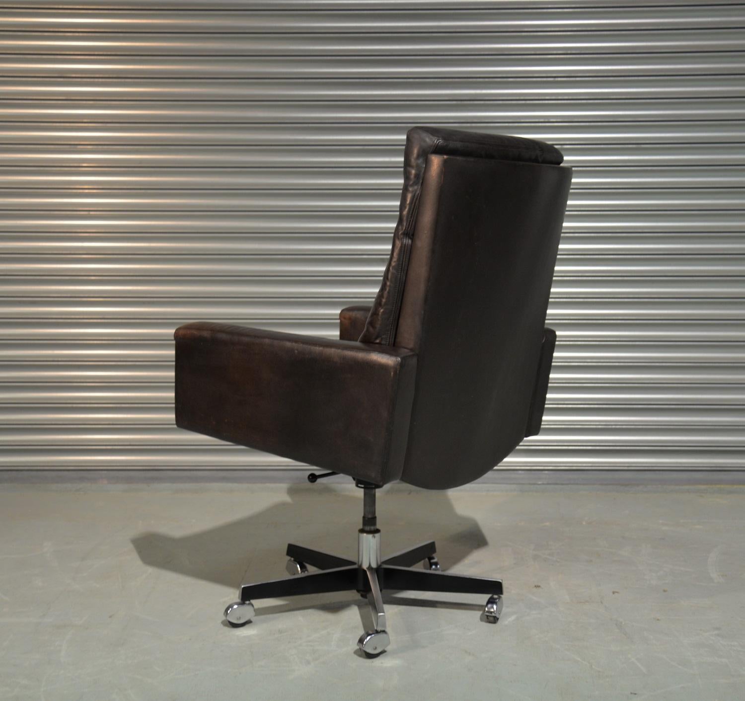 20th Century  De Sede RH201 Executive Swivel armchair by Robert Haussmann, Switzerland 1957