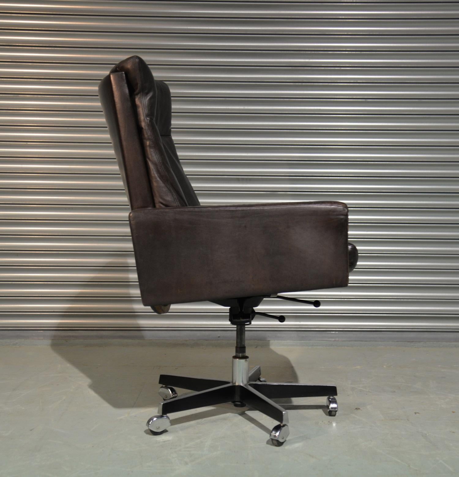  De Sede RH201 Executive Swivel armchair by Robert Haussmann, Switzerland 1957 2