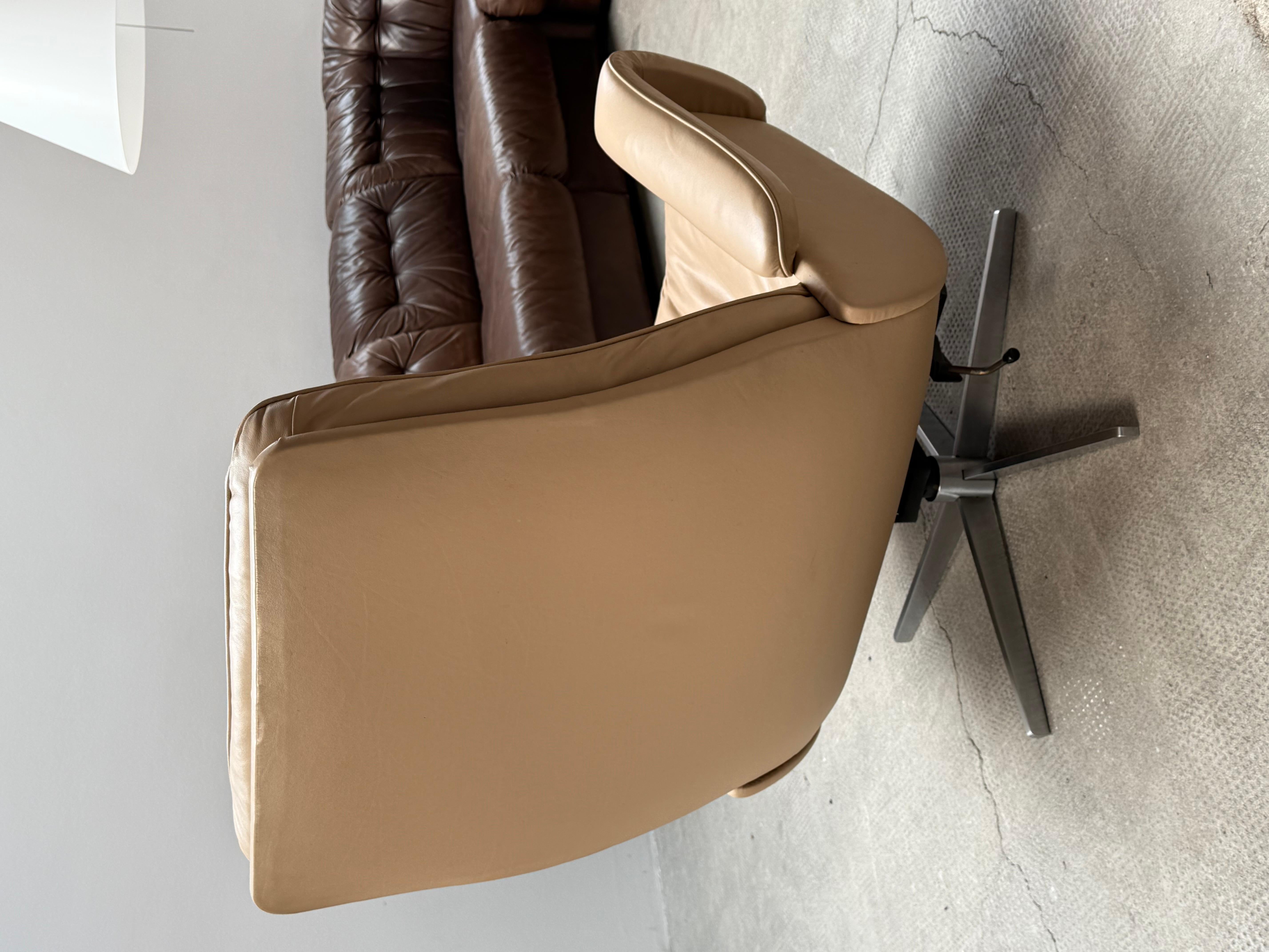 De Sede S 231 Dreh Lounge Kipp Sessel Cremefarben Leder Chrom, Schweiz 1960er Jahre 4