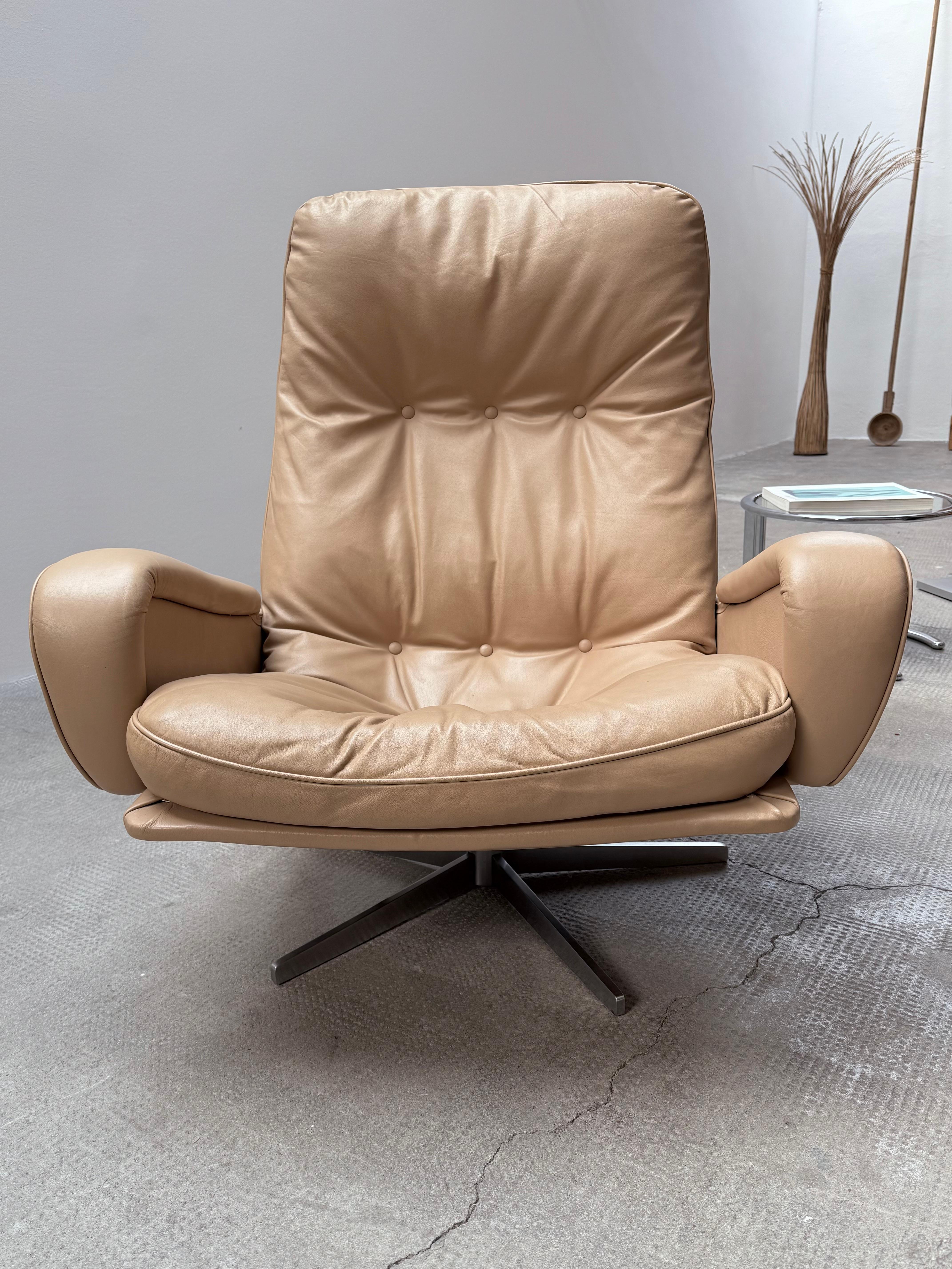 De Sede S 231 Dreh Lounge Kipp Sessel Cremefarben Leder Chrom, Schweiz 1960er Jahre 5