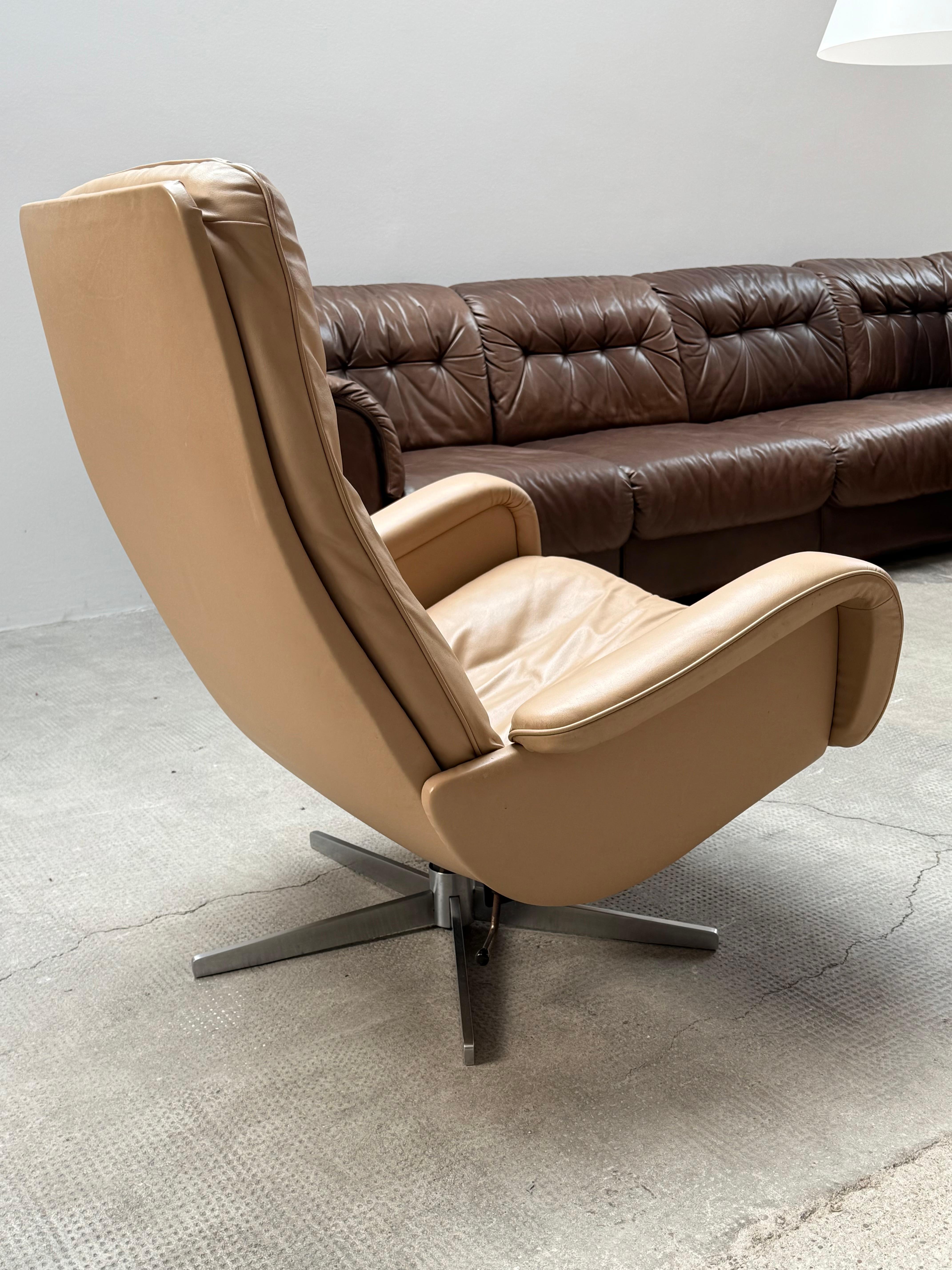 De Sede S 231 Dreh Lounge Kipp Sessel Cremefarben Leder Chrom, Schweiz 1960er Jahre 3
