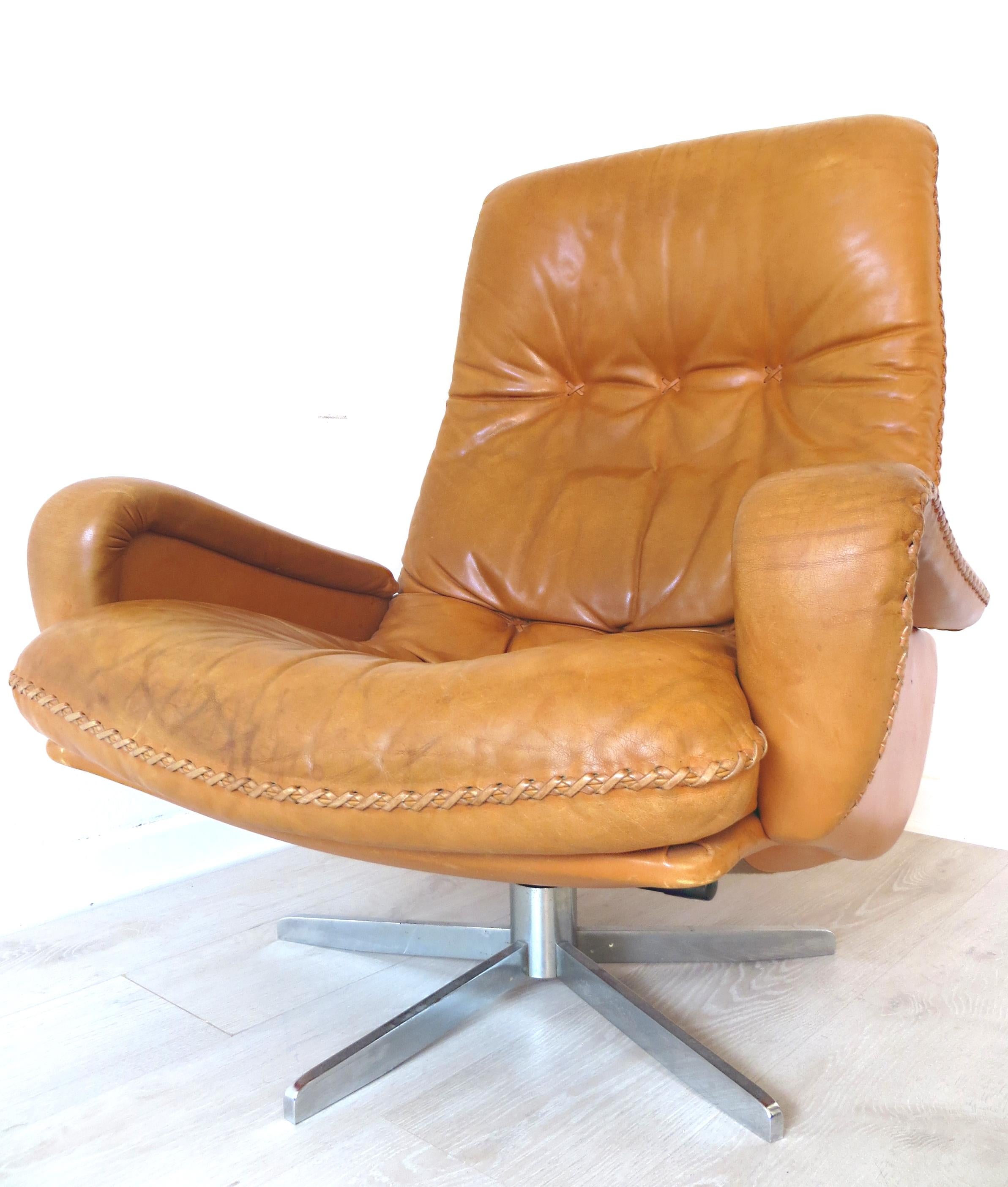 Mid-Century Modern De Sede S-231 James Bond Cognac Brown Leather Lounge Swivel Armchair 1960s