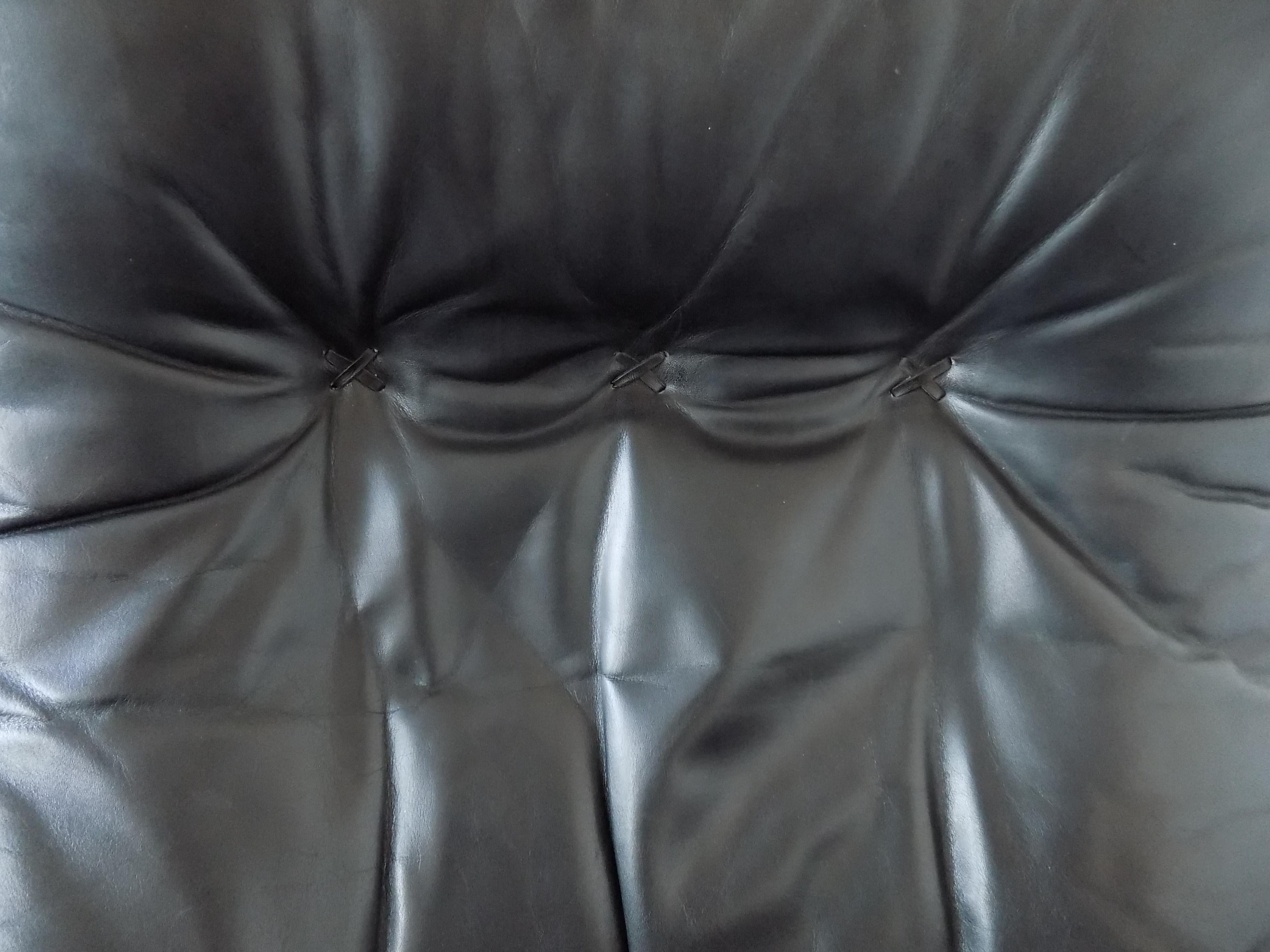 De Sede S231 Lounge Chair, James Bond Chair, Black Leather, mid-century modern For Sale 8