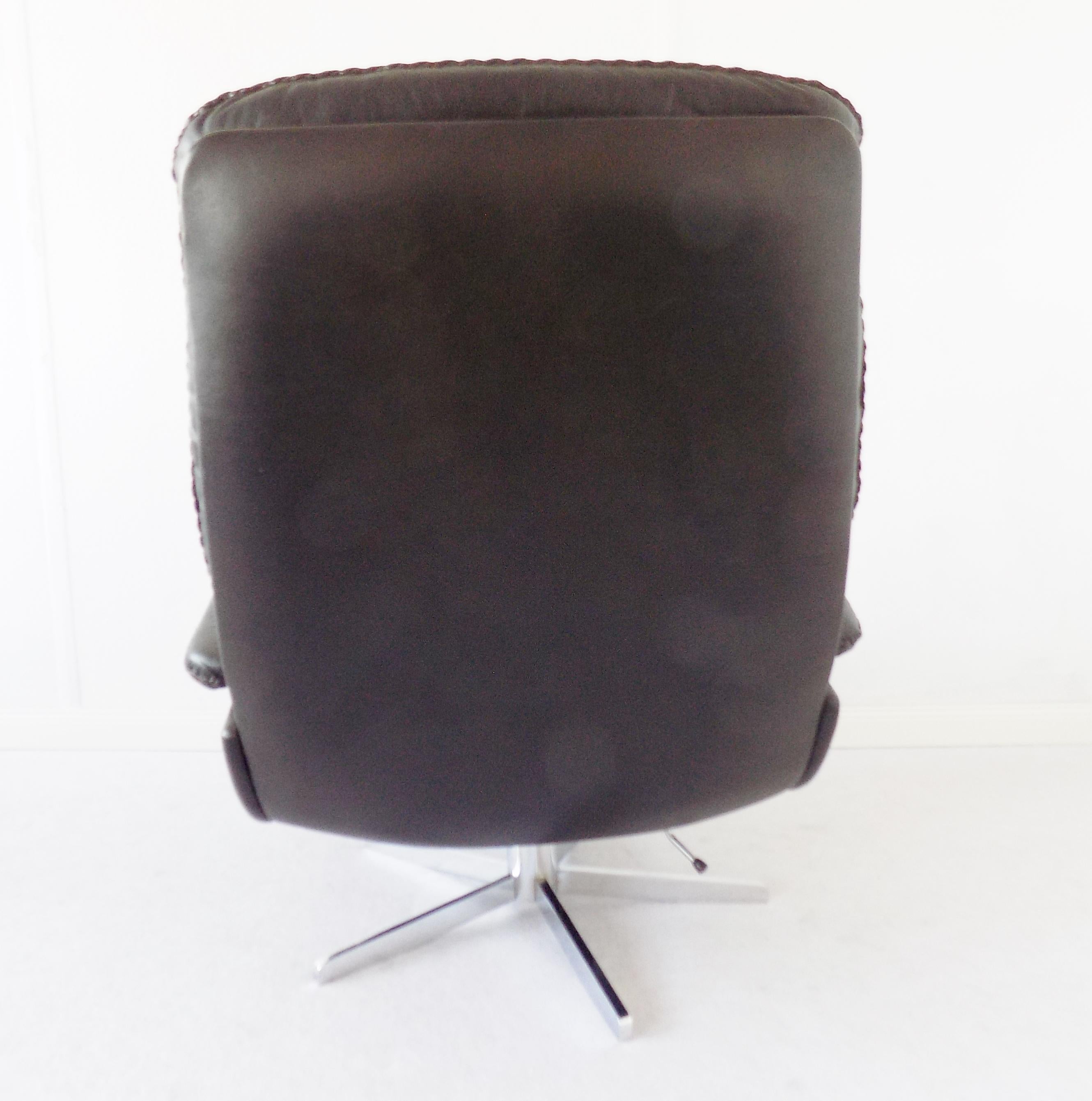 De Sede S231 Lounge Chair, James Bond Chair, Black Leather, mid-century modern For Sale 2