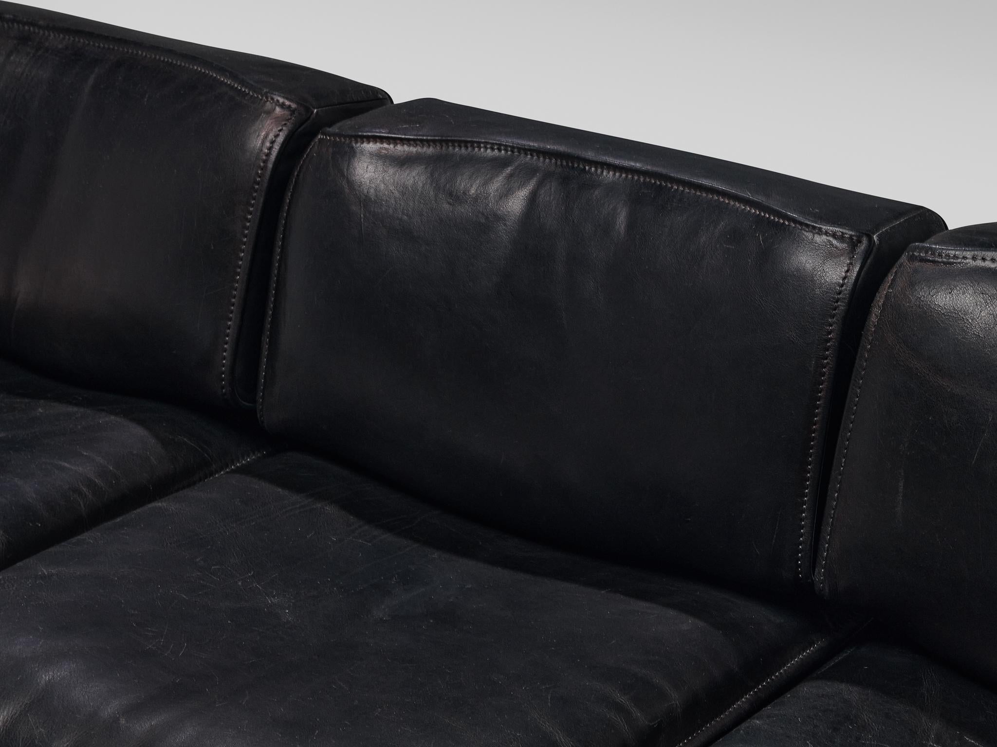De Sede Sectional Sofa Model ‘DS-15’ in Patinated Black Leather For Sale 3