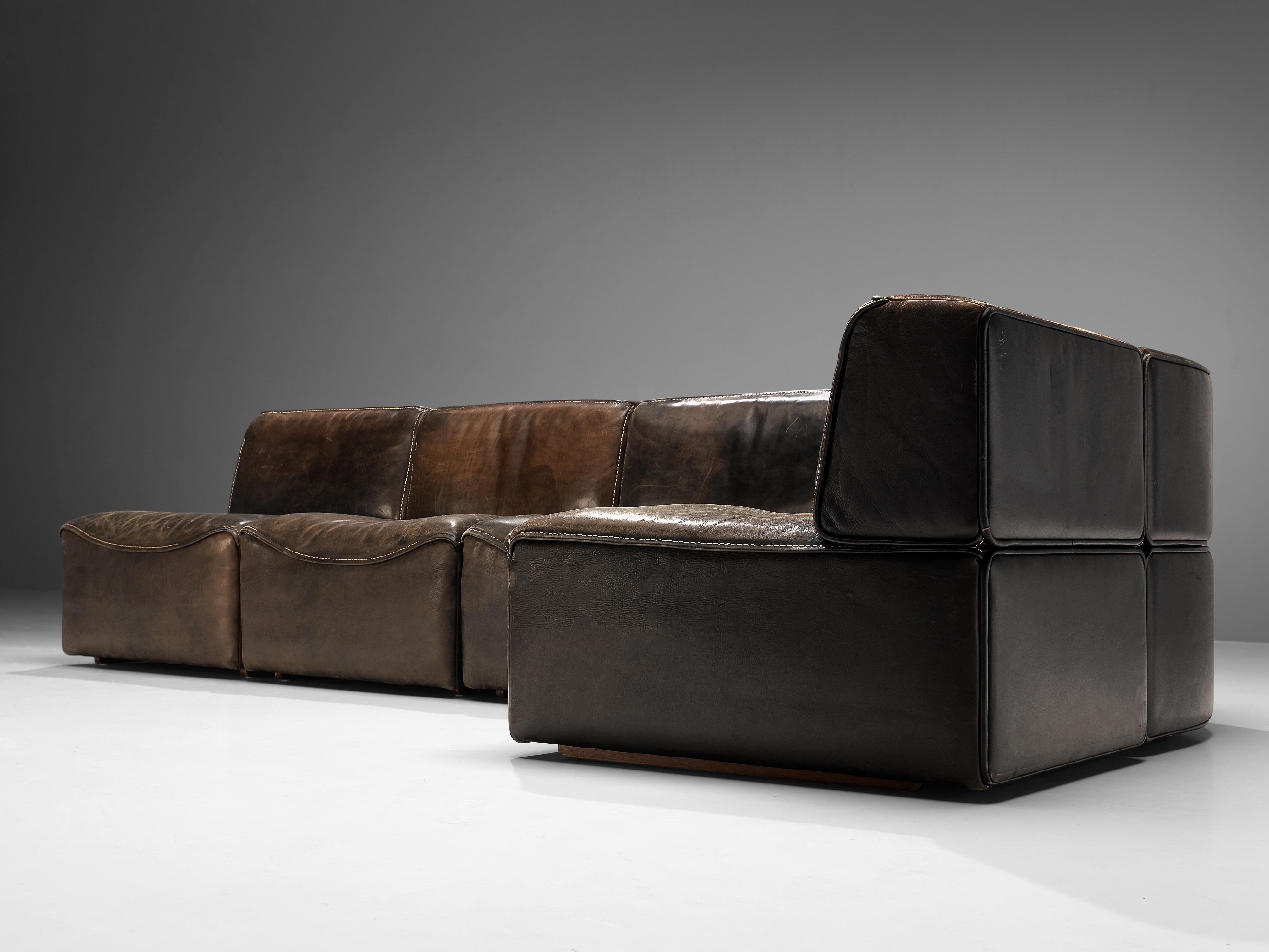 De Sede Sectional Sofa Model 'DS15' in Patinated Brown Buffalo Leather In Good Condition In Waalwijk, NL