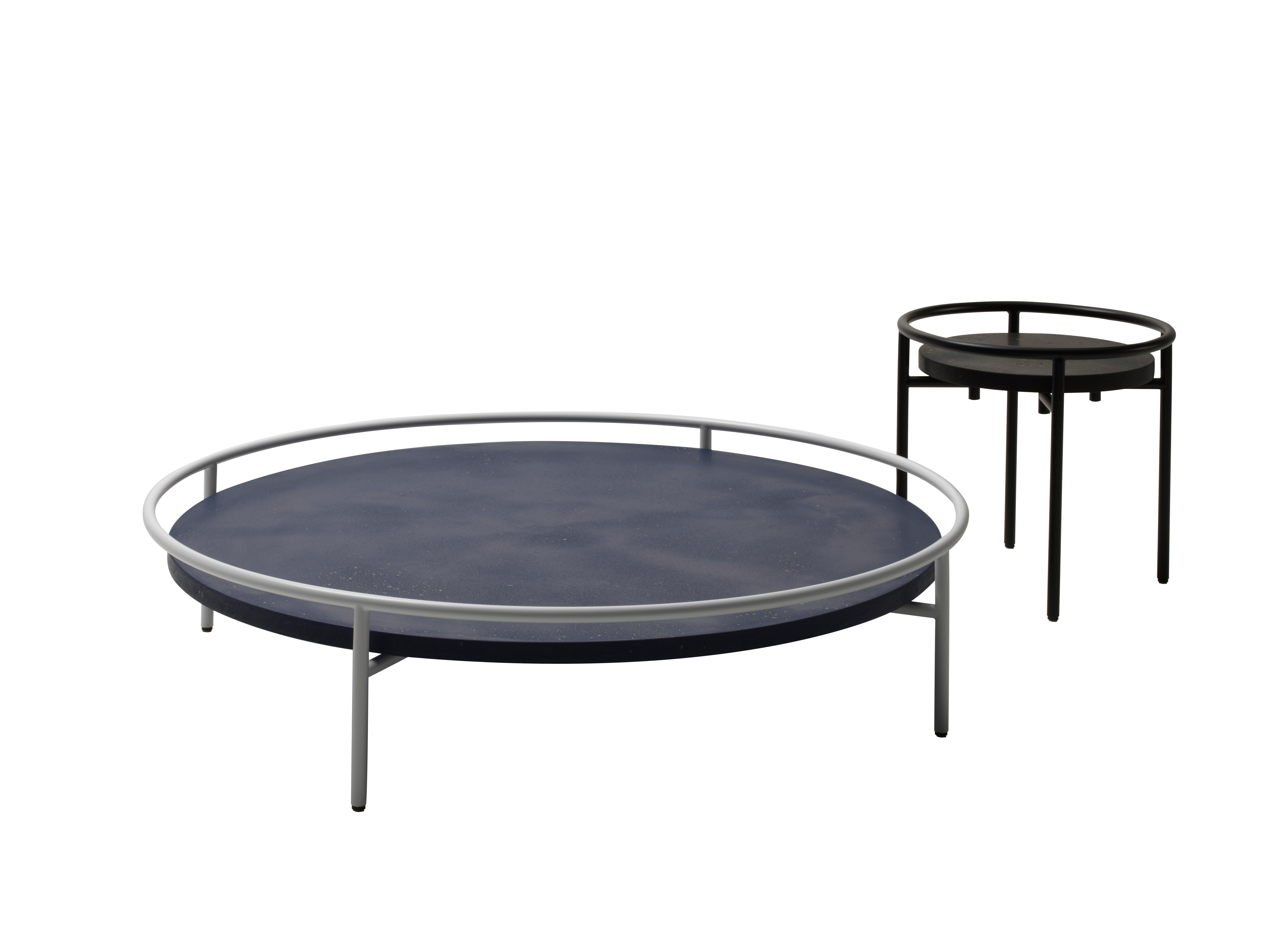 Moderne Table basse circulaire semi-extérieure De Sede en vente