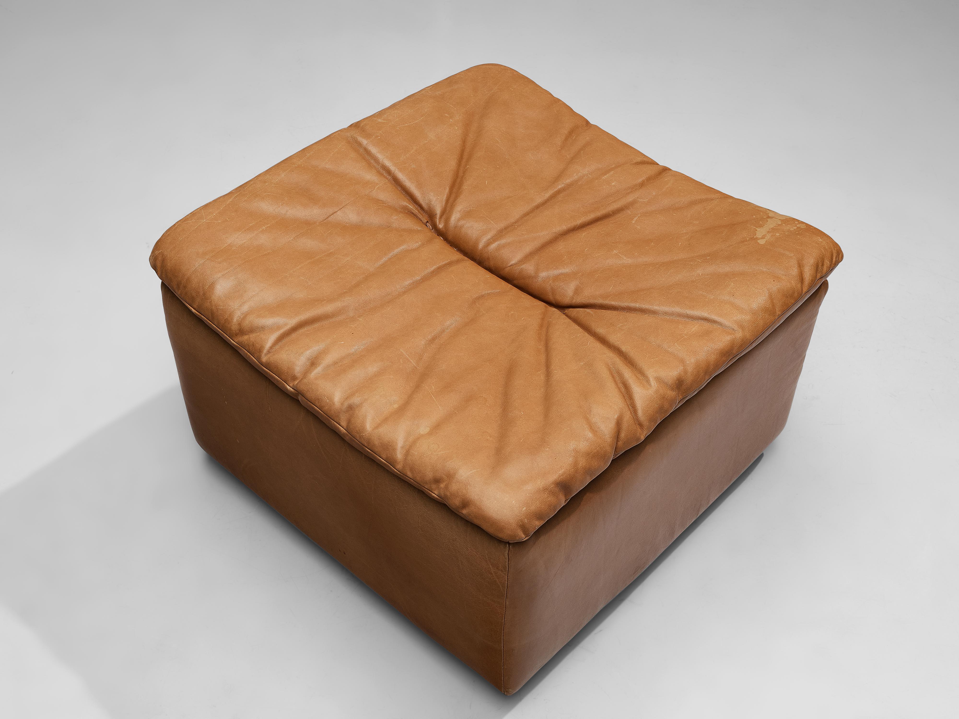 De Sede 'DS-14' Settee and Ottoman in Cognac Leather For Sale 1