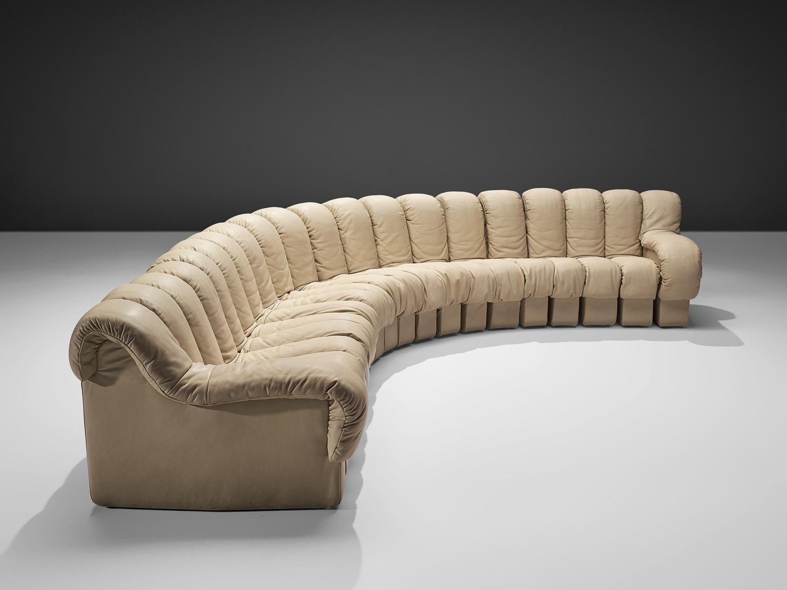 De Sede ‘Snake’ DS-600, in sand colored leather, Switzerland, 1972. 

De Sede 'Non Stop' sectional sofa containing twenty-two pieces in original cream colored leather, of which 18 centrepieces and four higher armrests. Any number of pieces can be