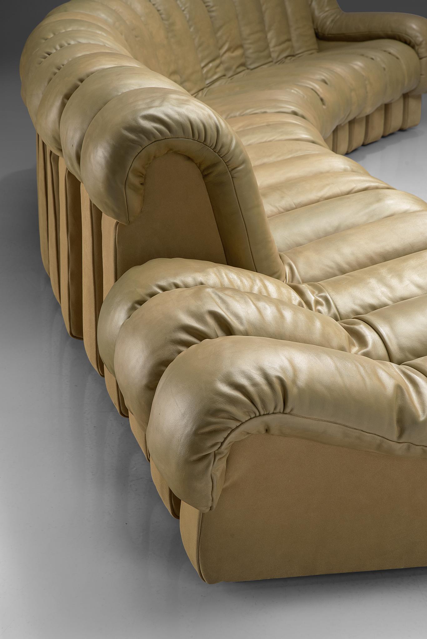 Late 20th Century De Sede 'Snake' DS-600 Sofa in Beige Leather and Suede