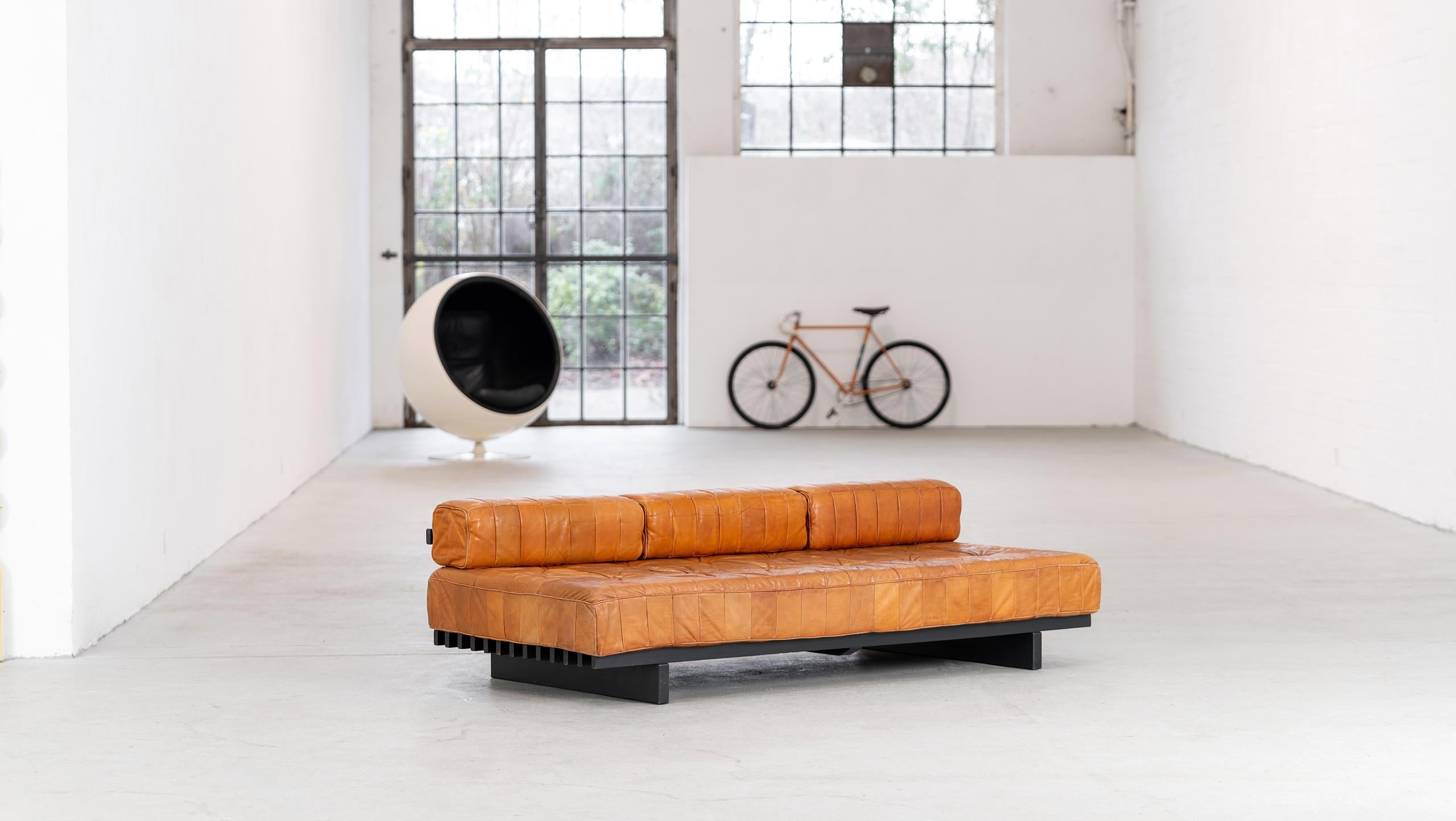 Canapé De Sede DS 80 Cognac Patchwork Cuir 1969 Design moderne du milieu du siècle en vente 7